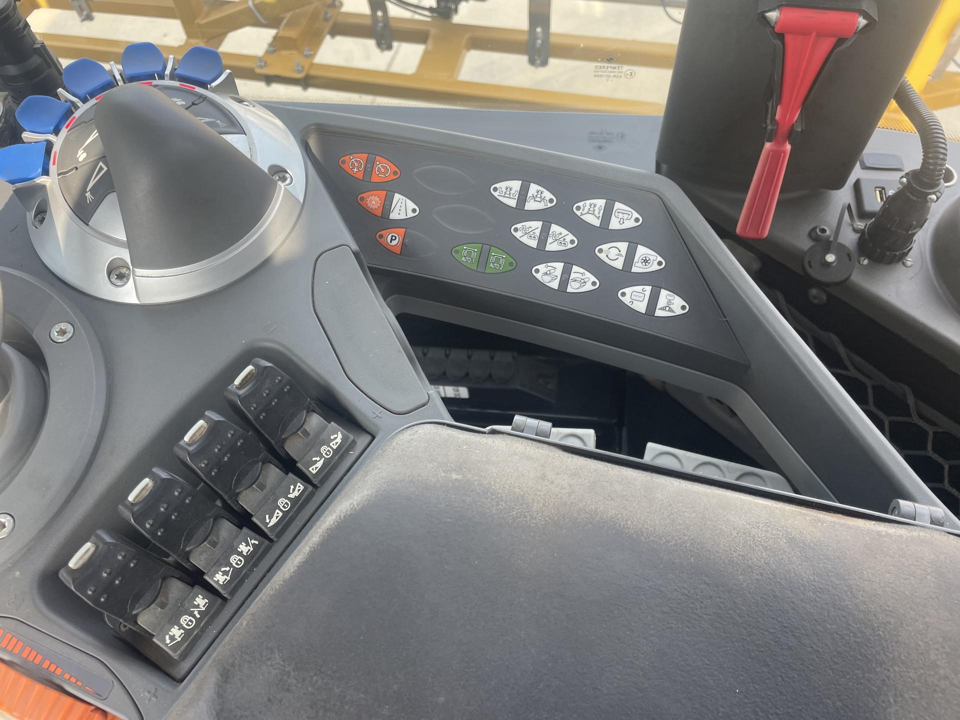 2020 RoGator RG 1100C Image