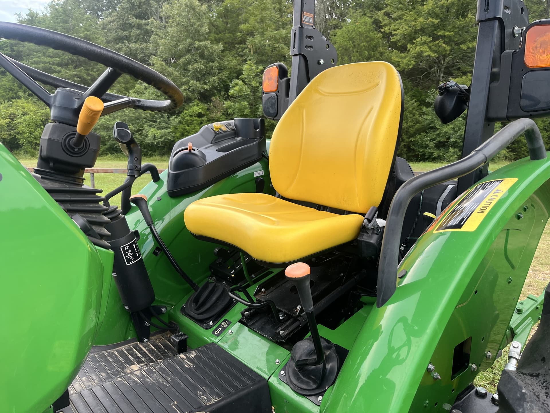 2023 John Deere 5067E Image