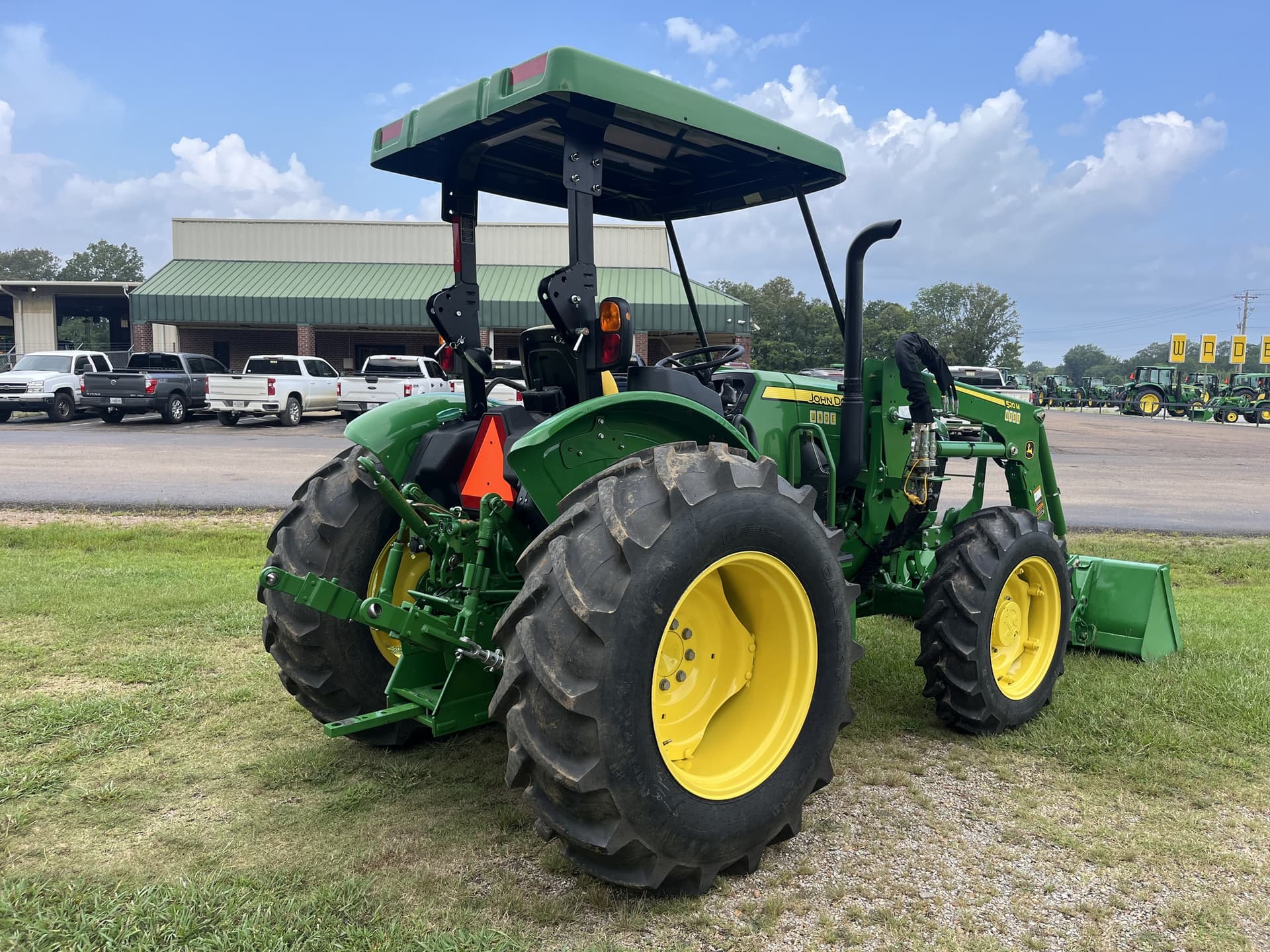 2023 John Deere 5067E Image