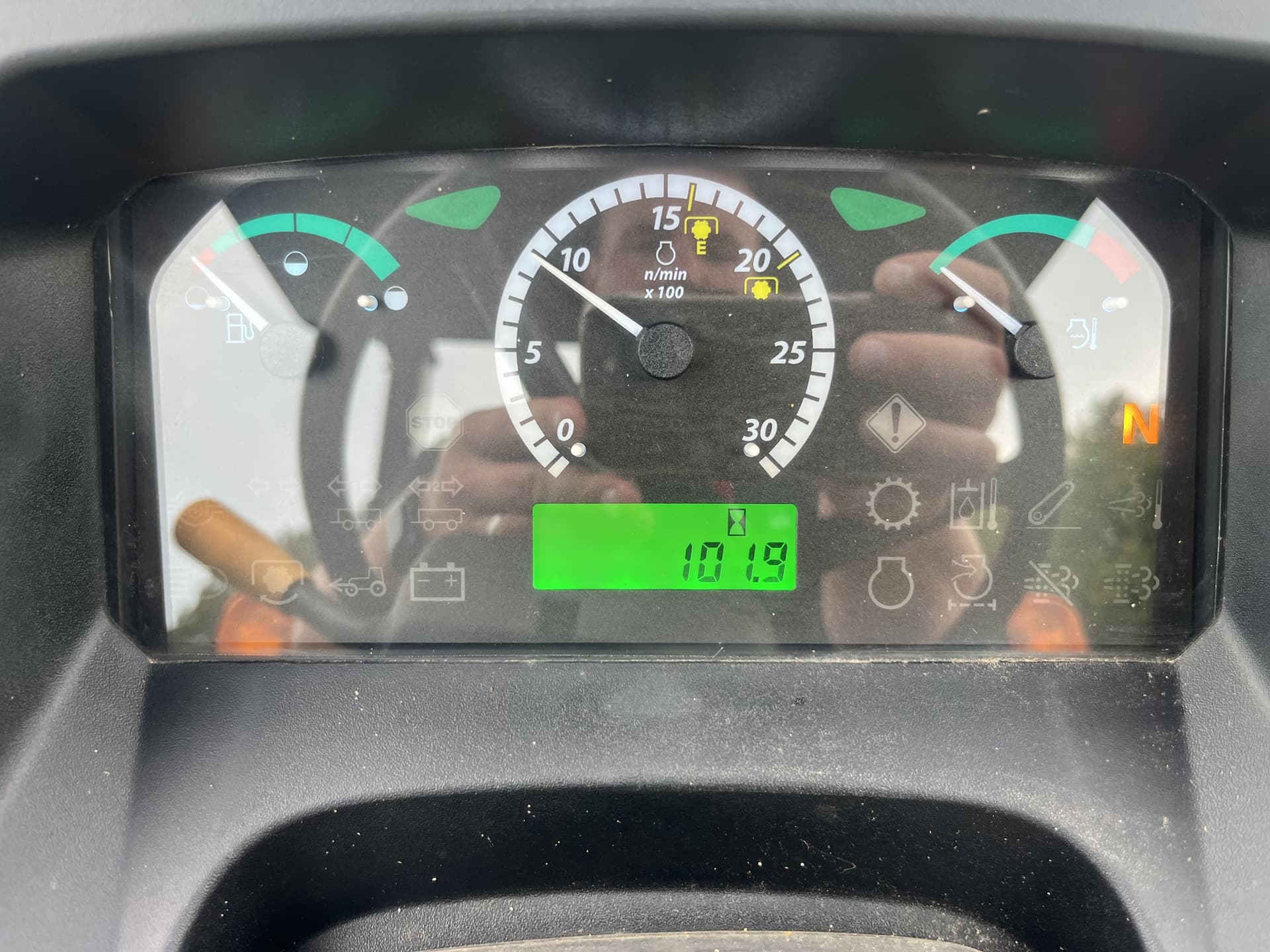2023 John Deere 5067E Image