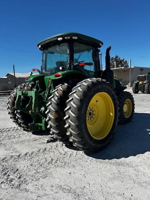 2015 John Deere 7210R Image