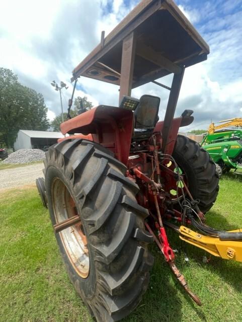 1970 Farmall Farmall 806 Image