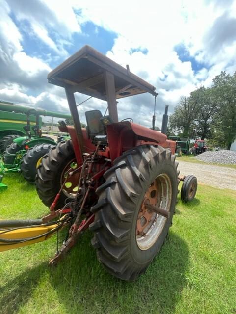 1970 Farmall Farmall 806 Image