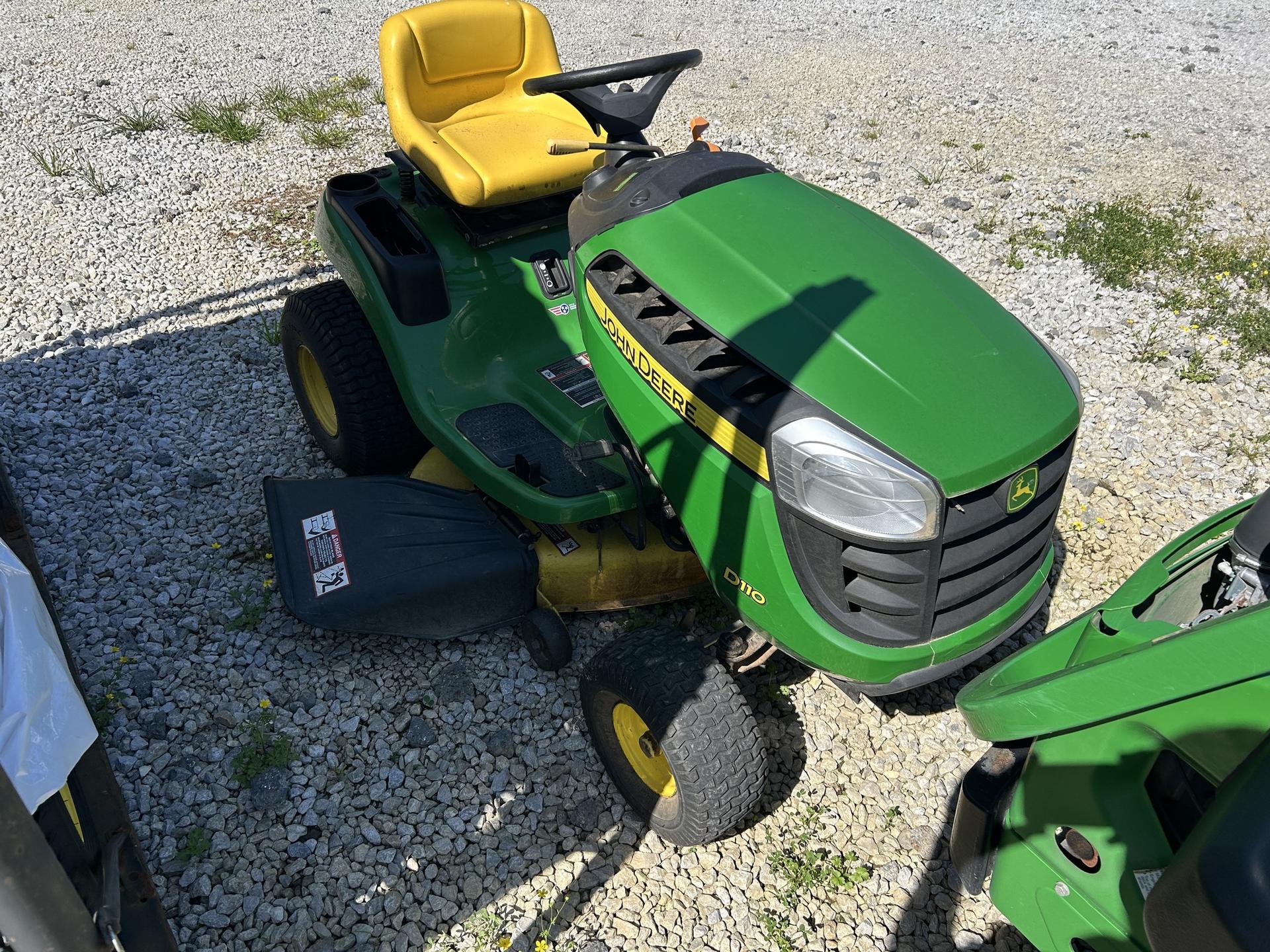2016 John Deere D110 Image