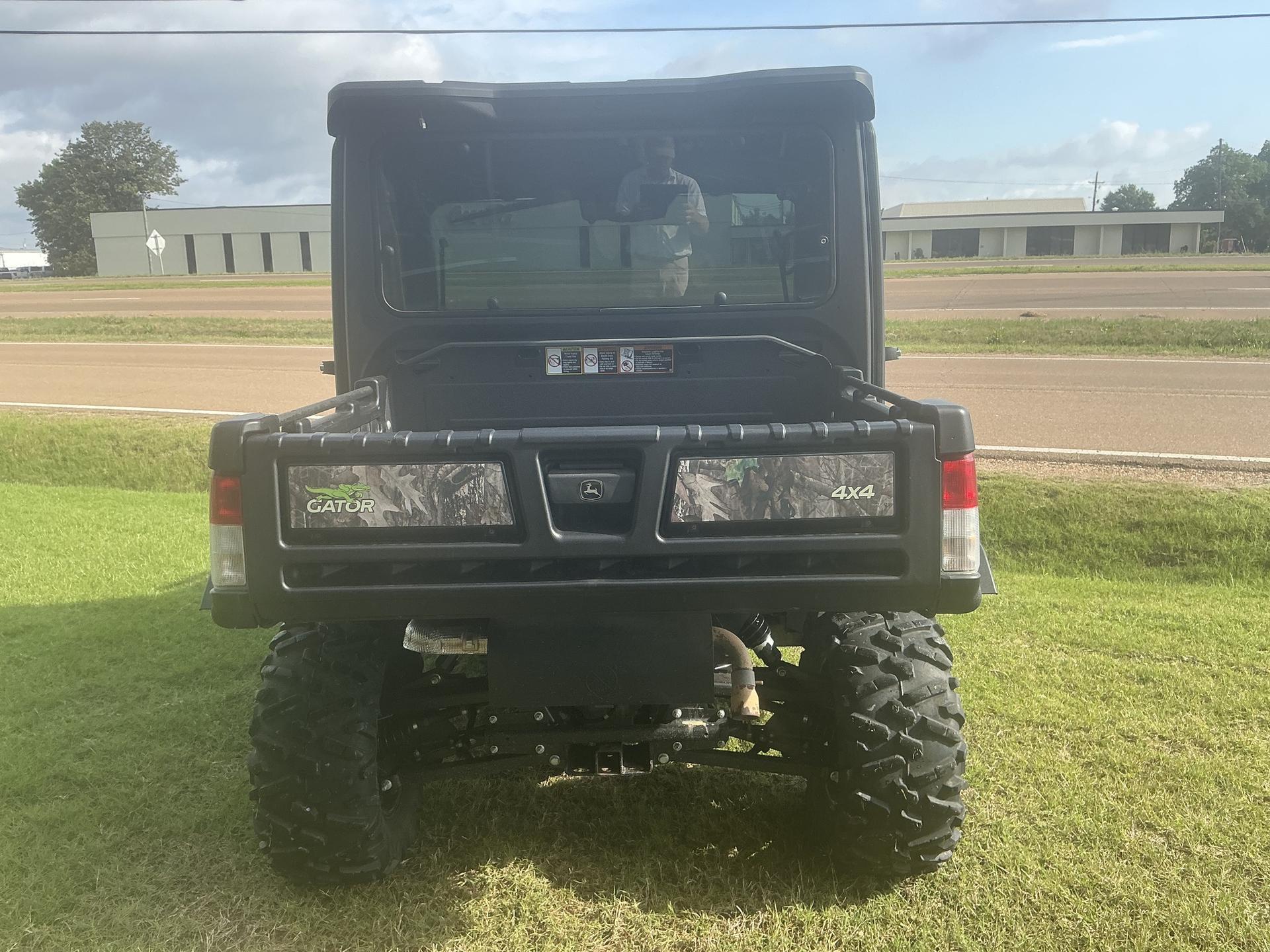 2023 John Deere XUV 835R Image