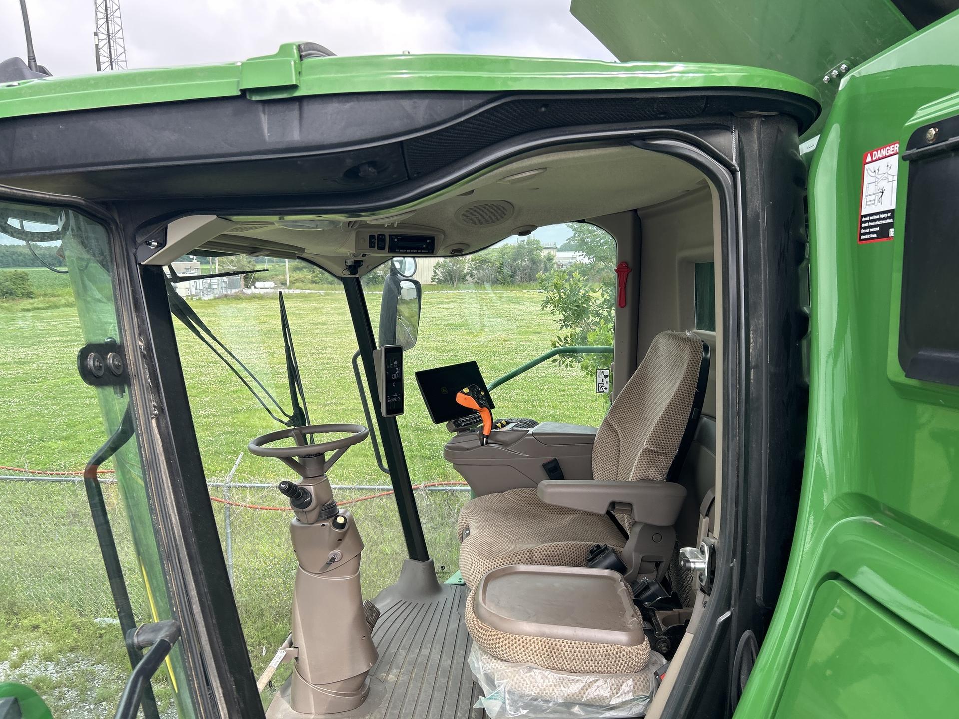 2024 John Deere S780 Image