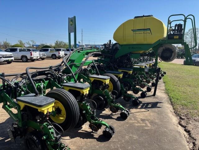 2019 Precision Planting 1725 Image