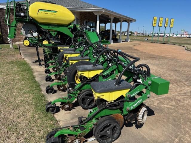 2019 Precision Planting 1725 Image