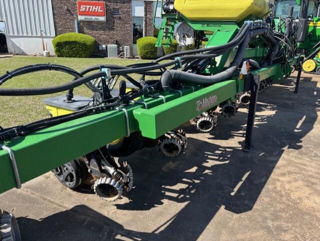 2019 Precision Planting 1725 Image