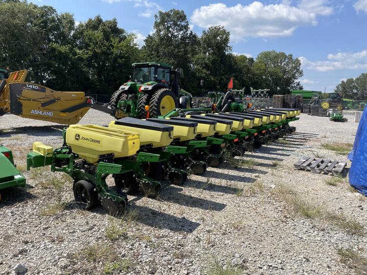 2019 John Deere 1725