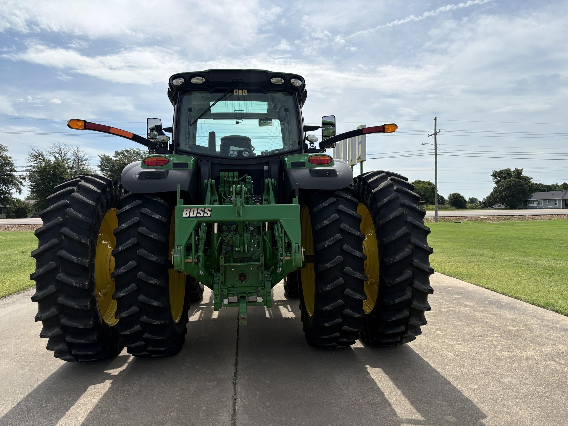 2021 John Deere 6175R Image