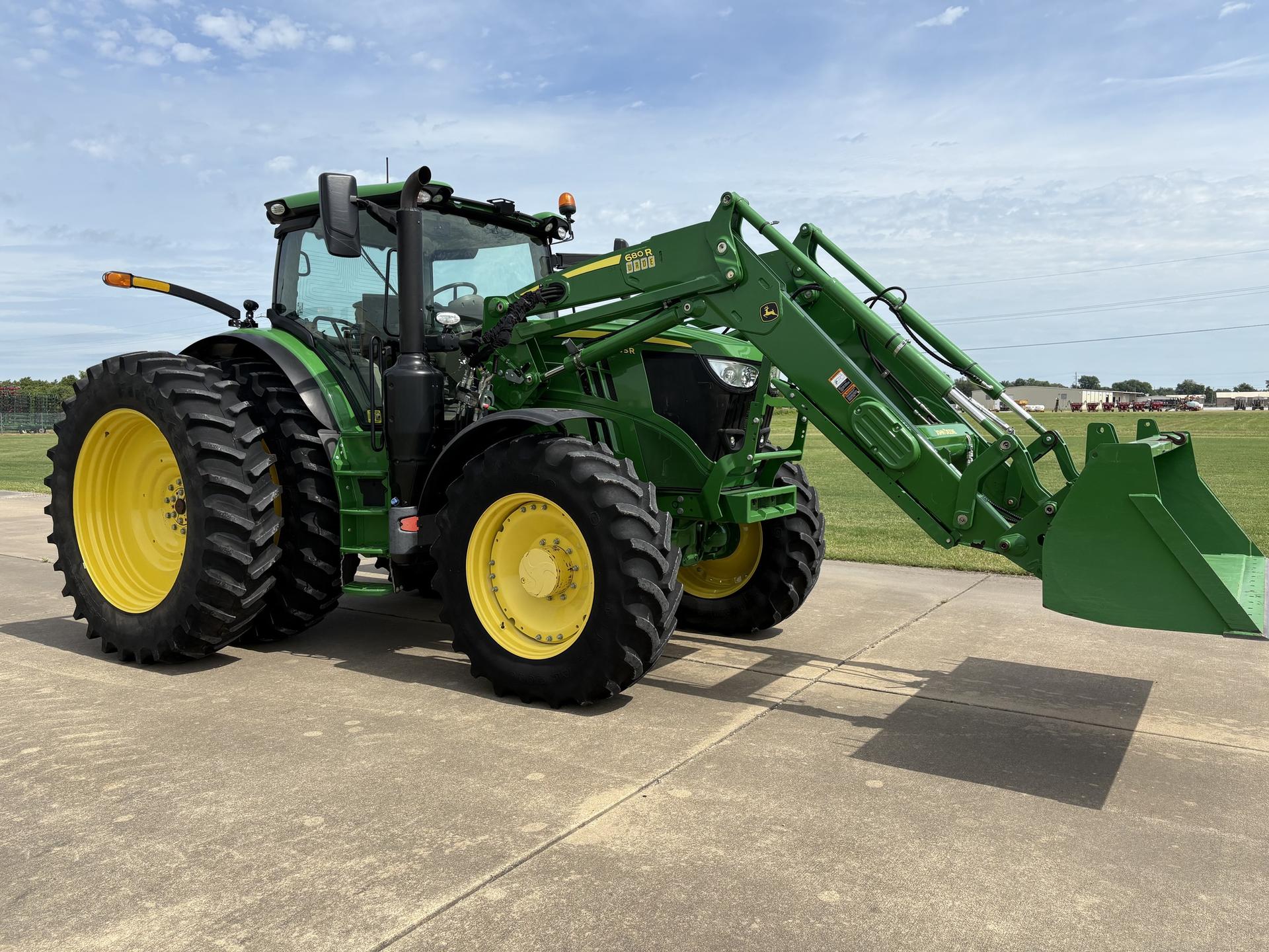 2021 John Deere 6175R Image