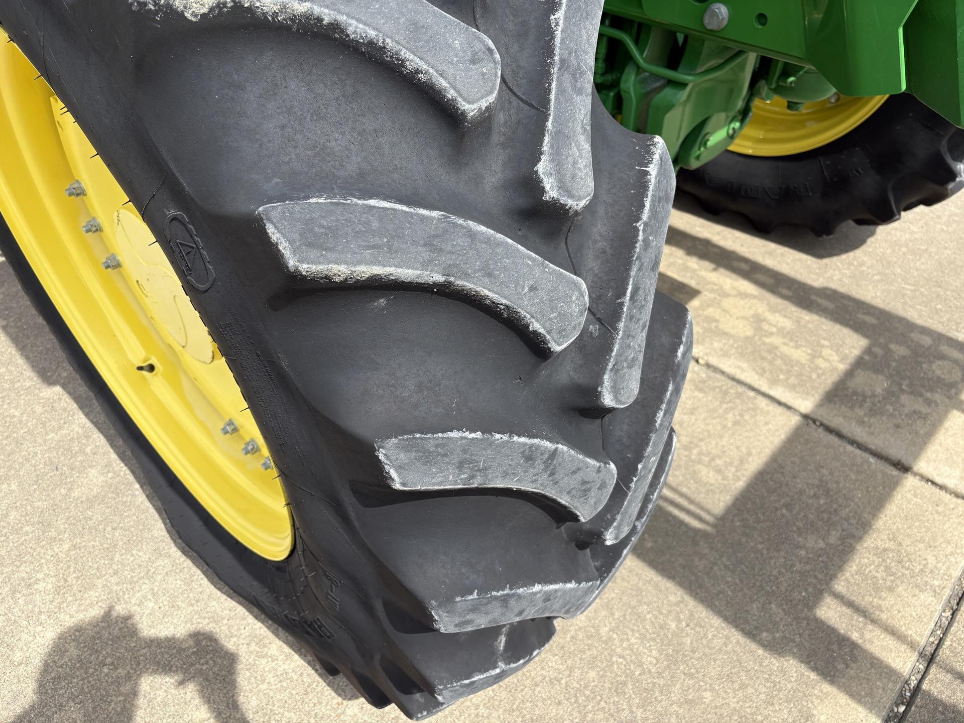 2021 John Deere 6175R Image