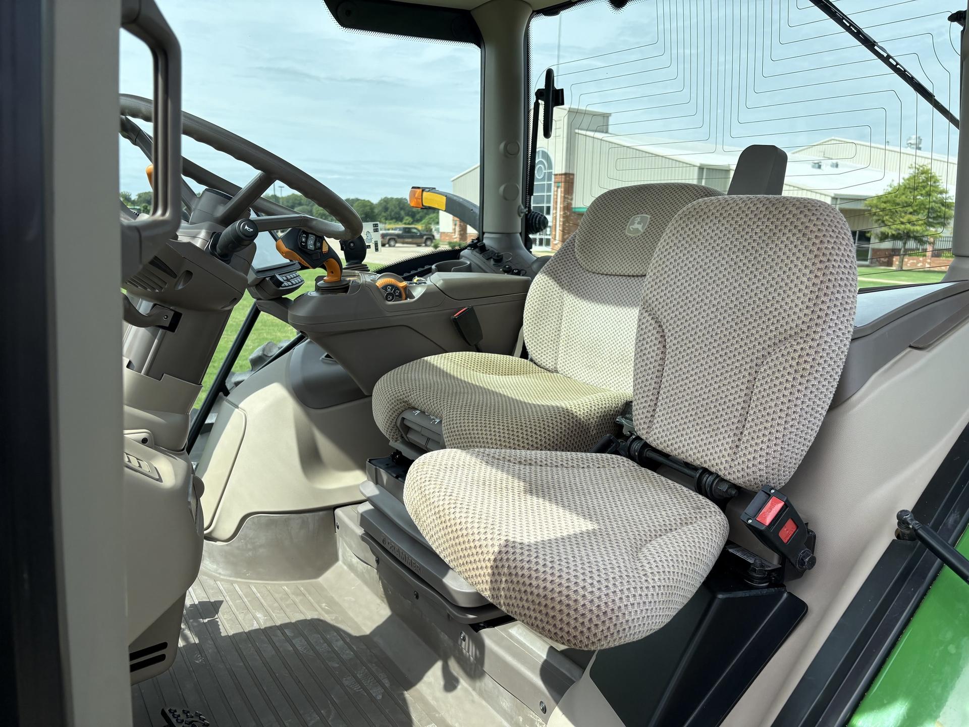 2021 John Deere 6175R Image