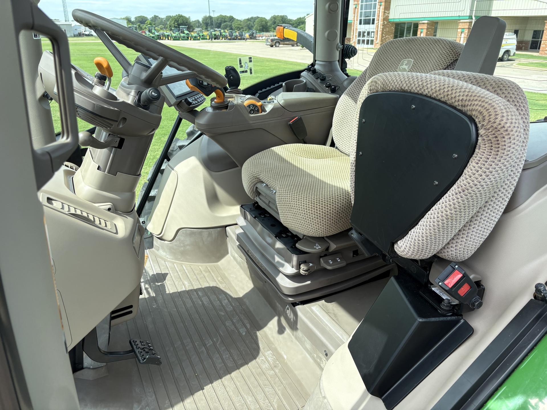 2021 John Deere 6175R Image