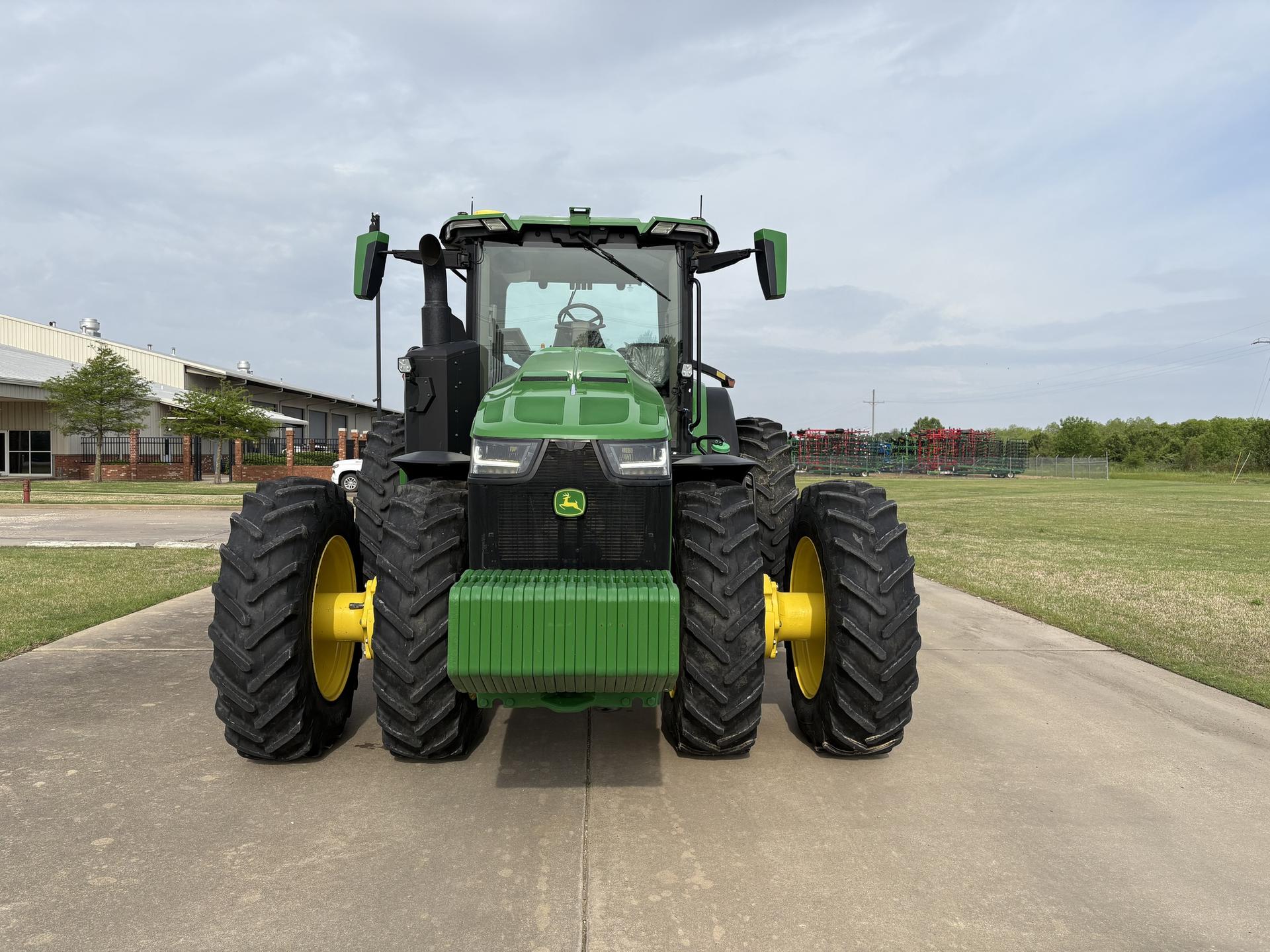 2023 John Deere 8R 370 Image