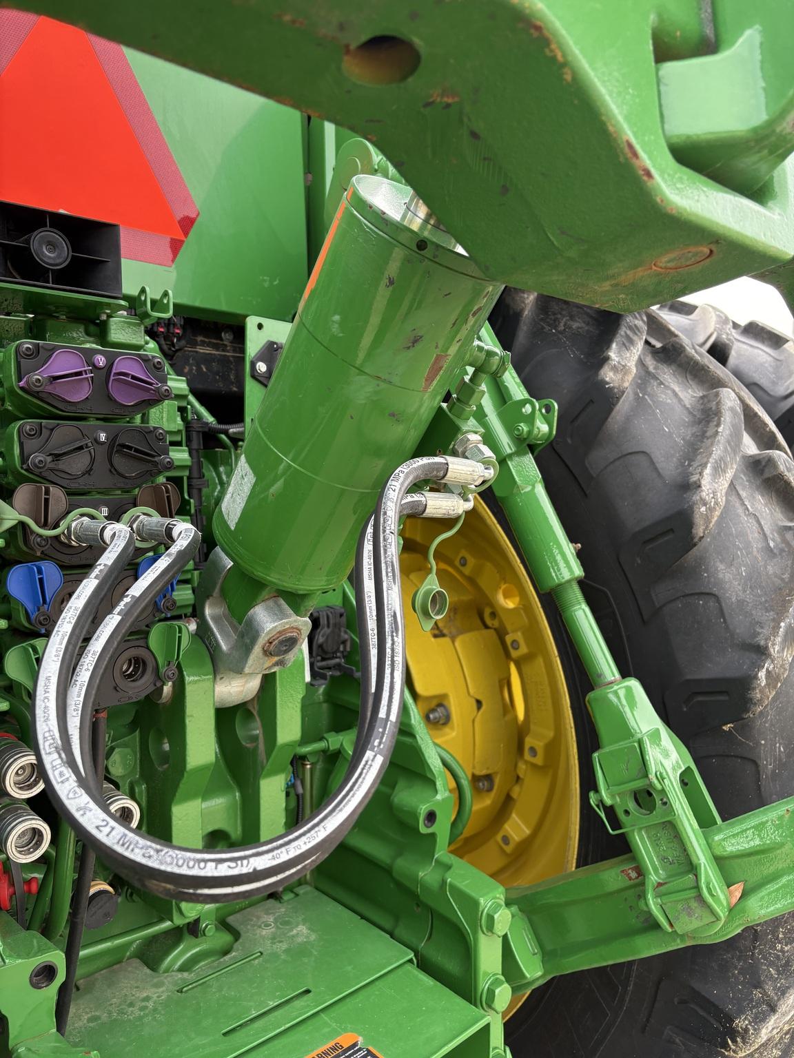 2023 John Deere 8R 370 Image