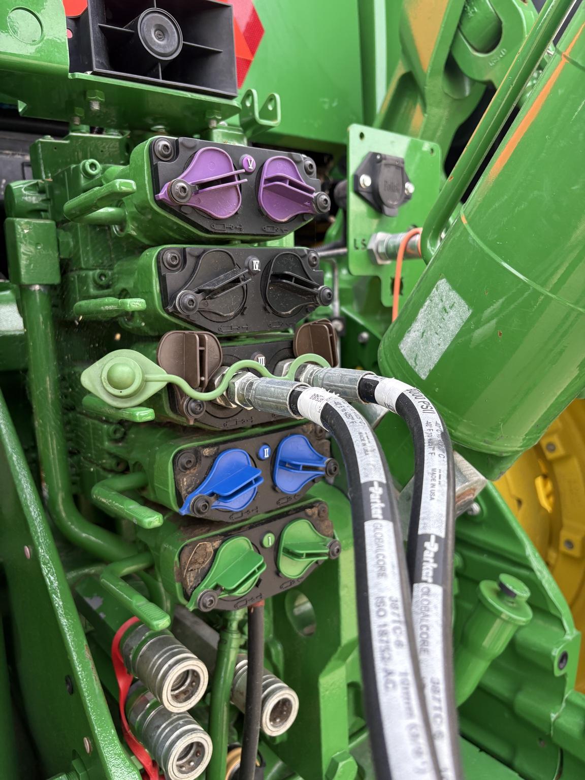 2023 John Deere 8R 370 Image
