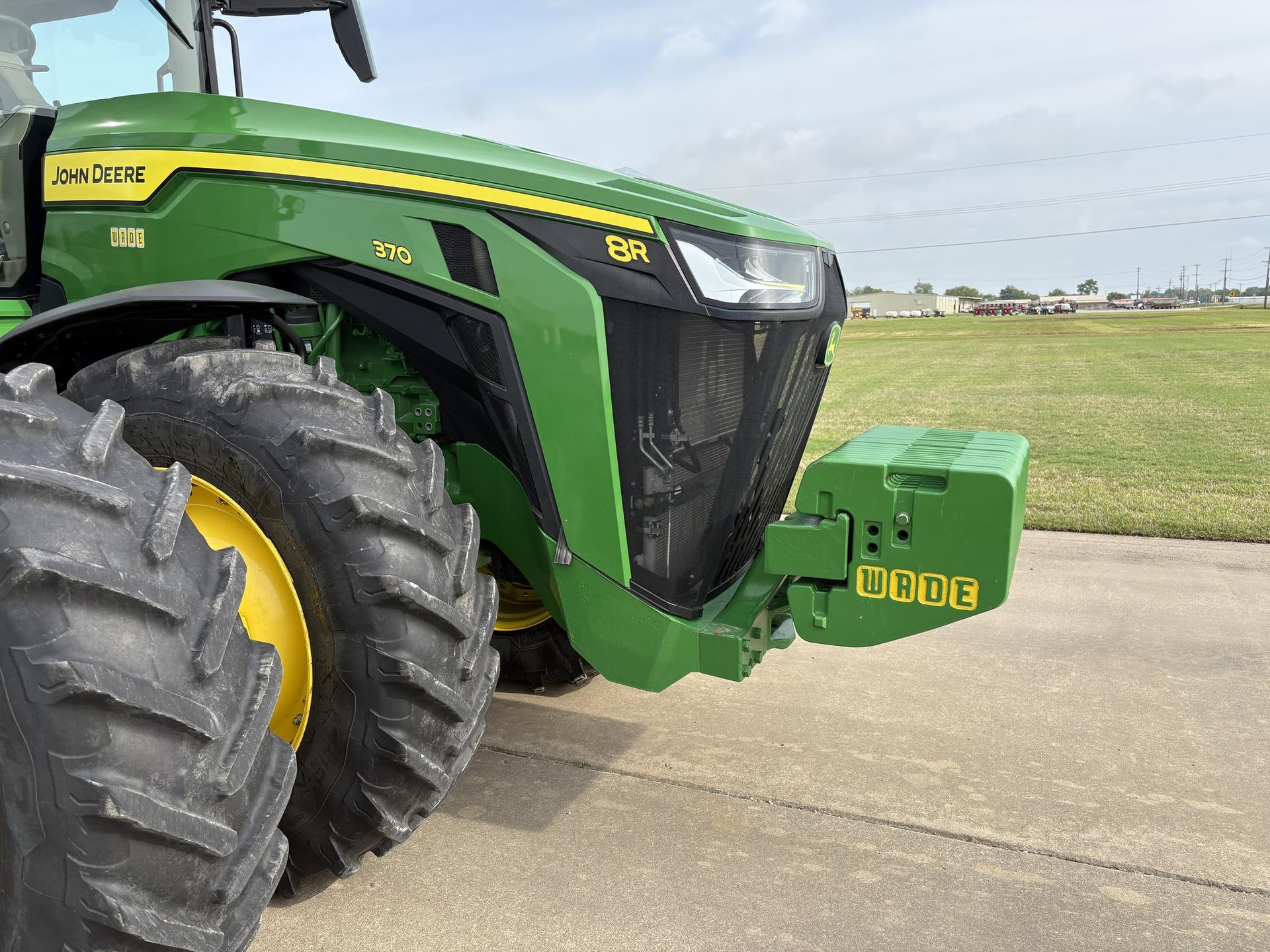 2023 John Deere 8R 370 Image