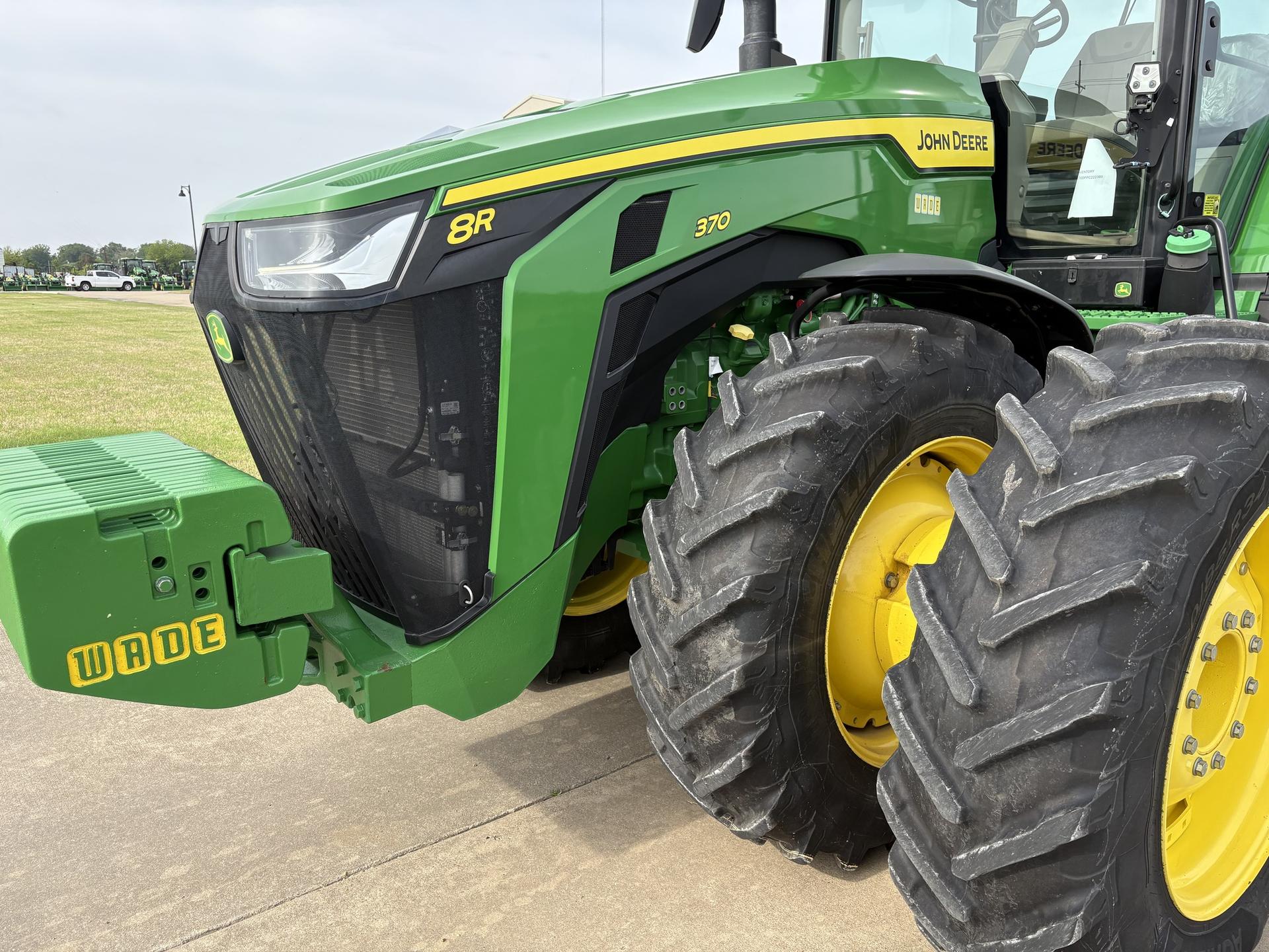 2023 John Deere 8R 370 Image