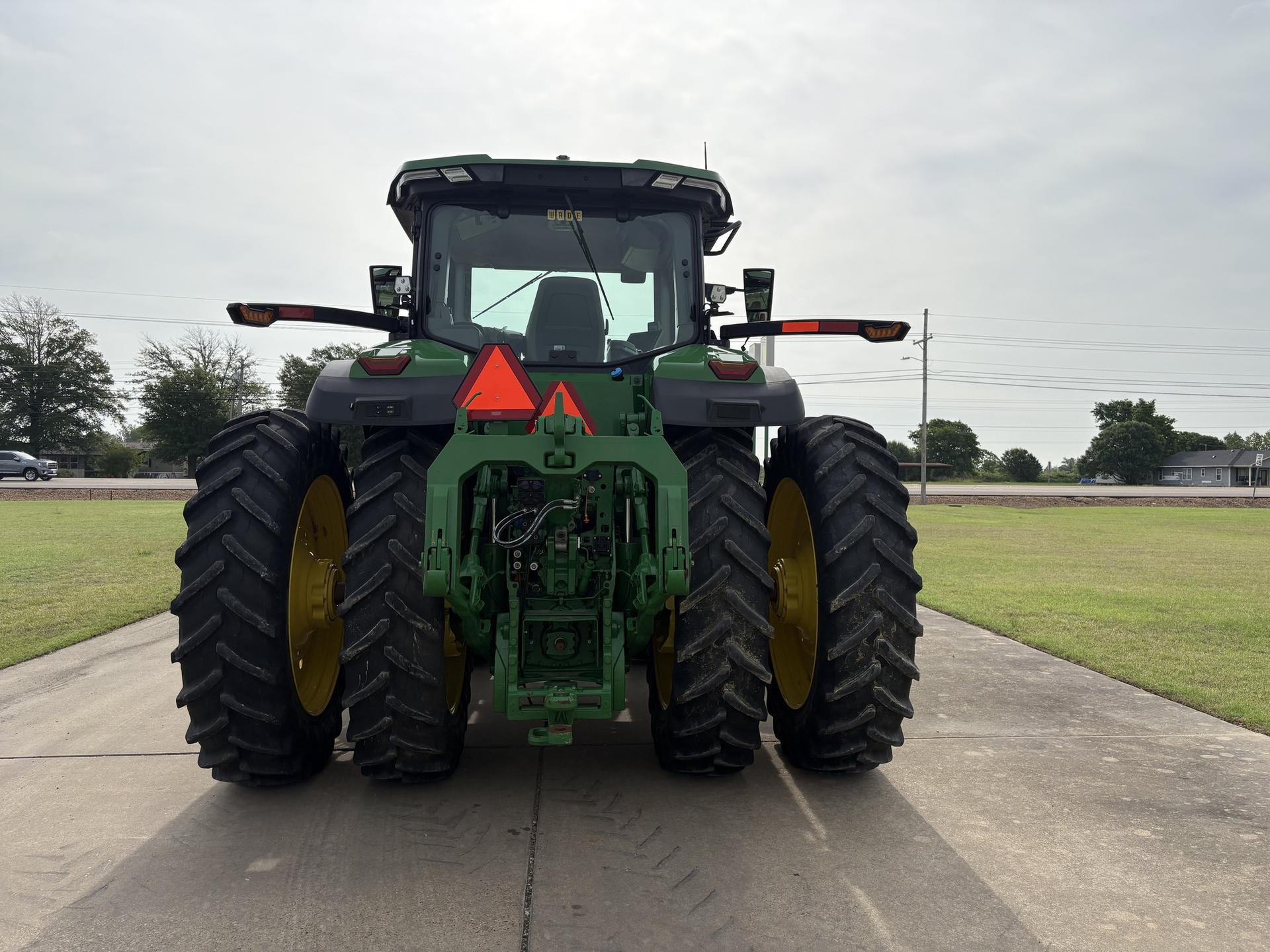 2023 John Deere 8R 370 Image