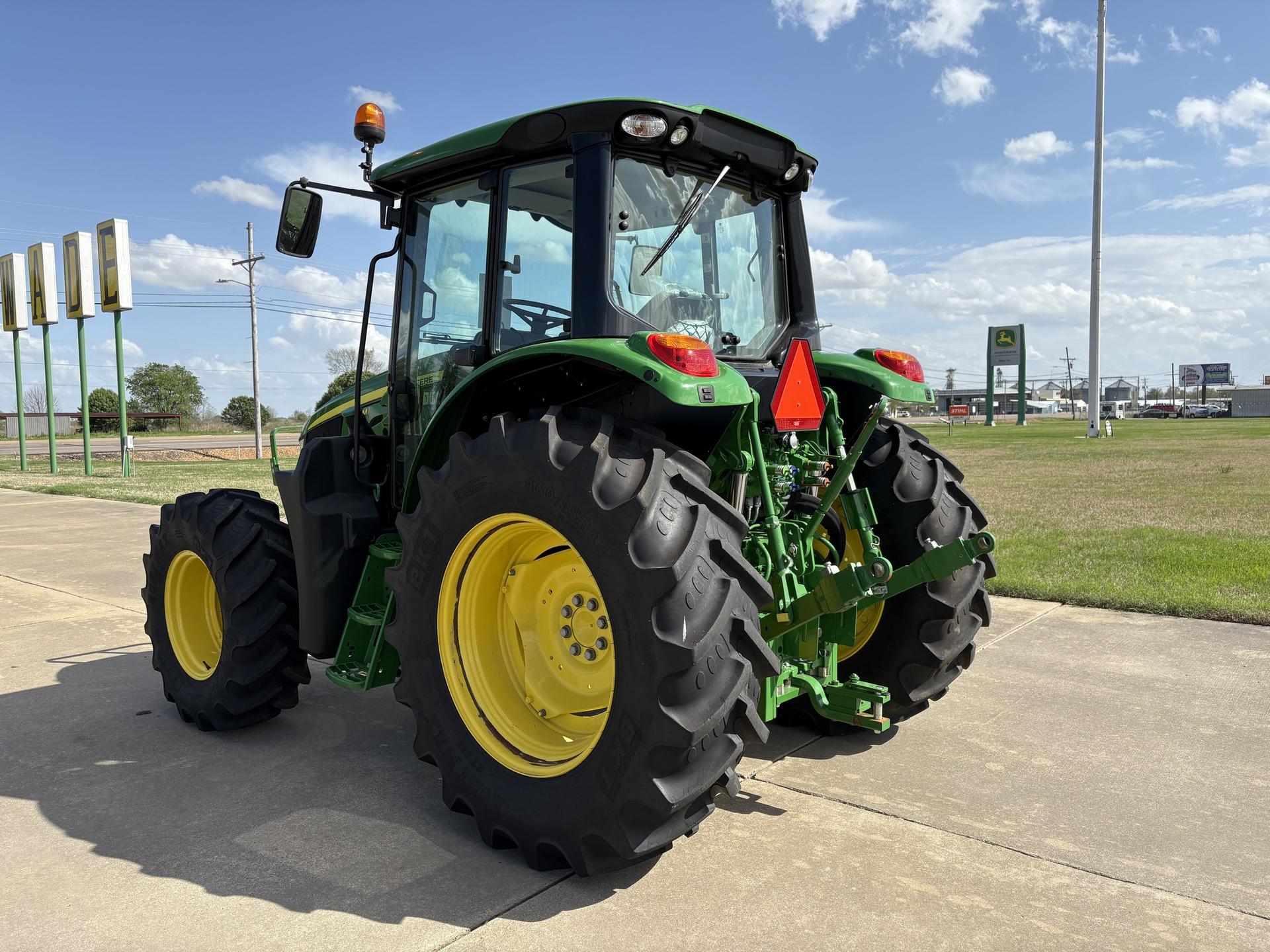 2023 John Deere 6120M Image