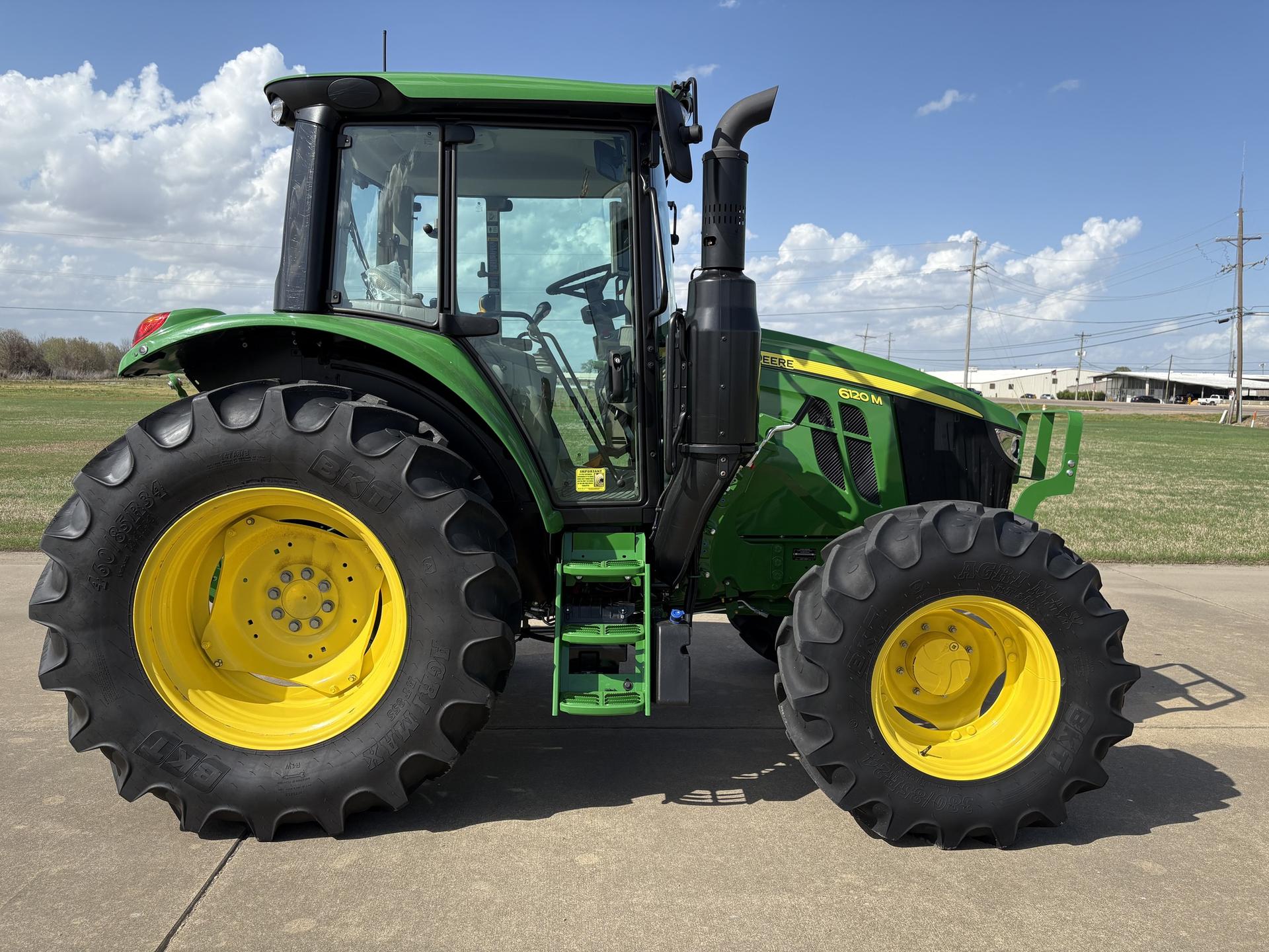 2023 John Deere 6120M Image