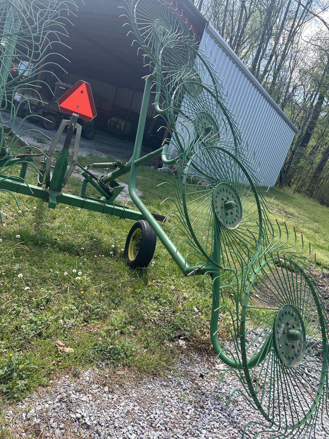 2005 John Deere 702 Image