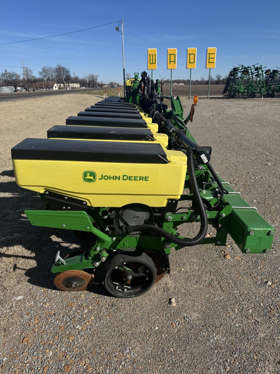 2023 John Deere 1725 Image