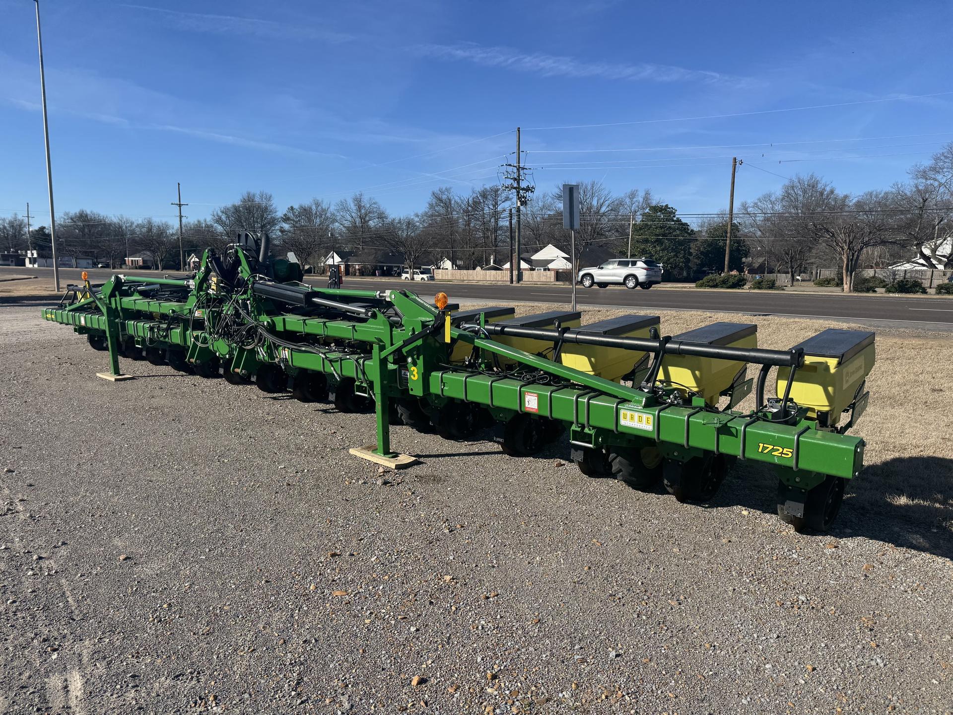 2023 John Deere 1725 Image
