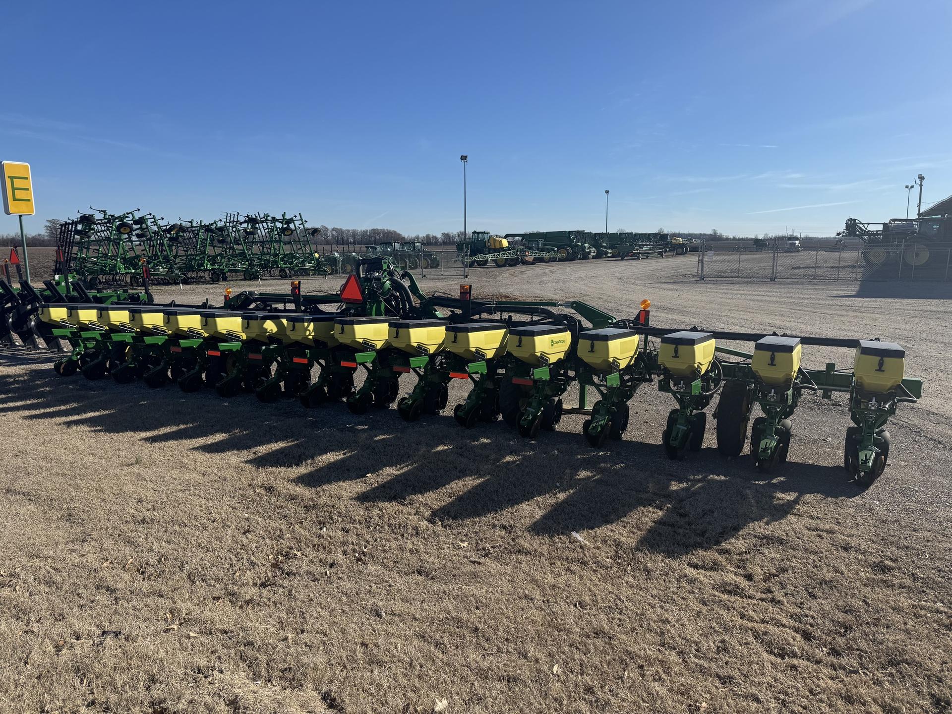 2023 John Deere 1725 Image
