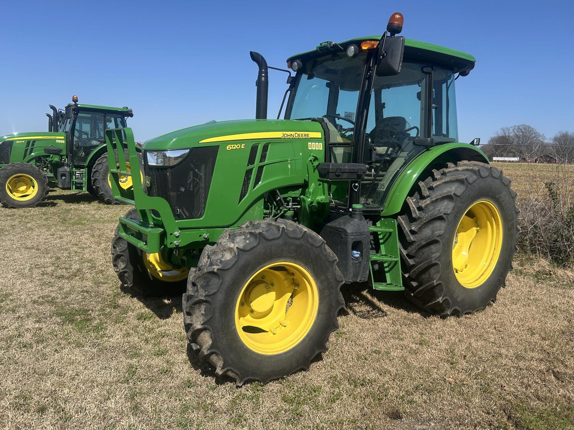 2023 John Deere 6120E Image