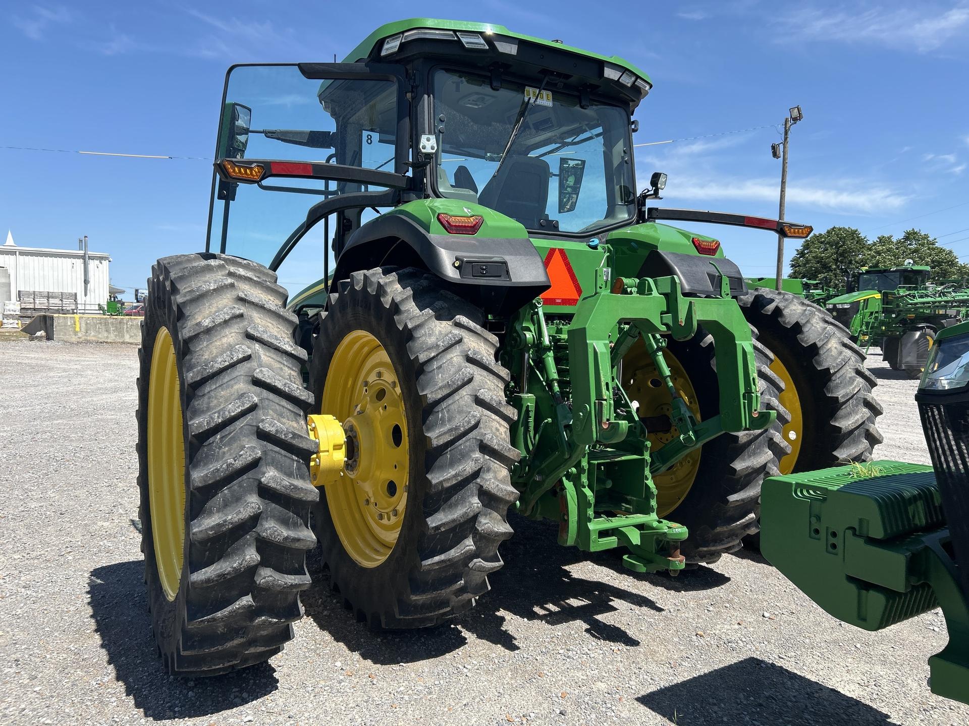 2023 John Deere 8R 280 Image