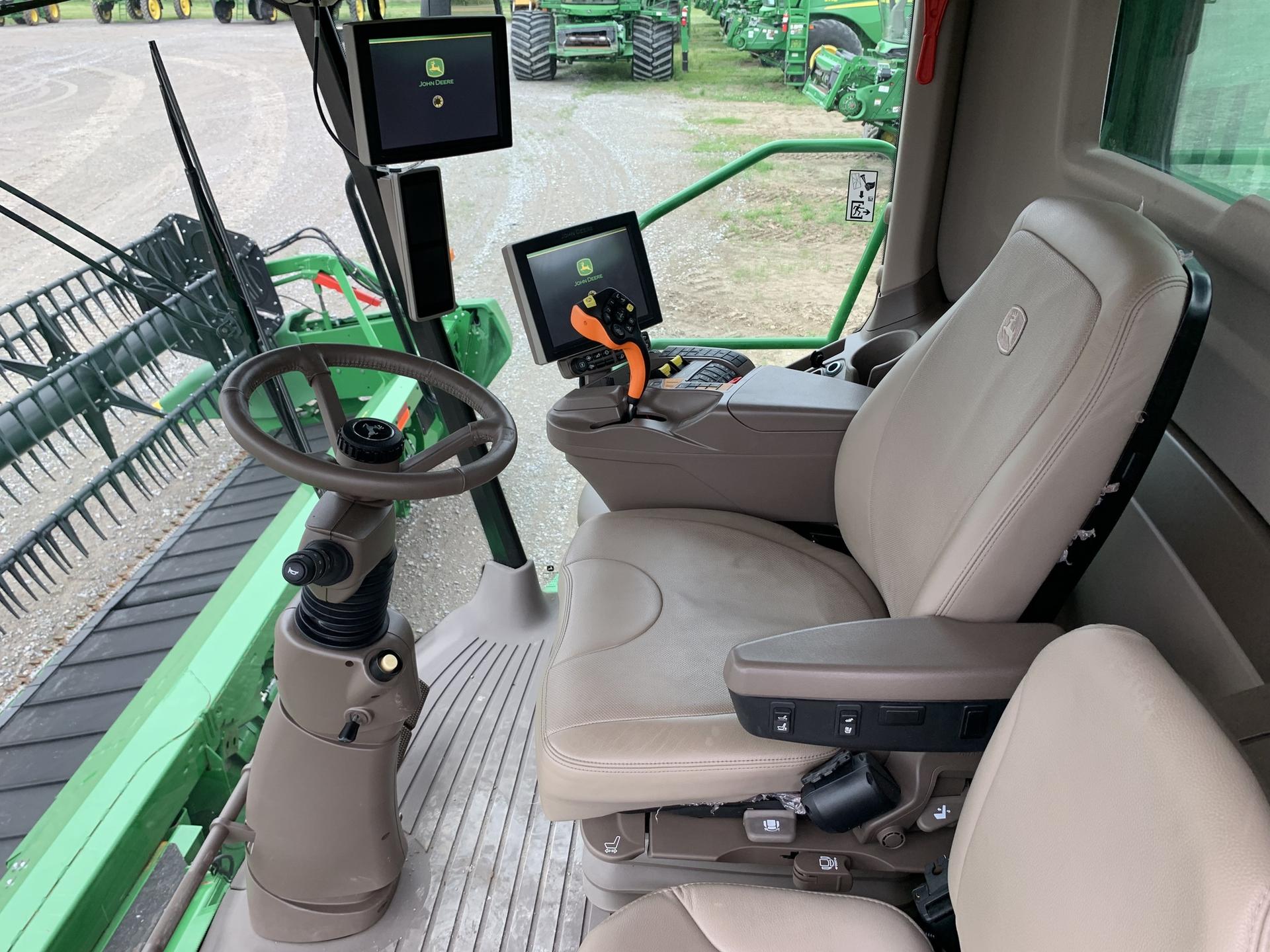 2022 John Deere S780 Image