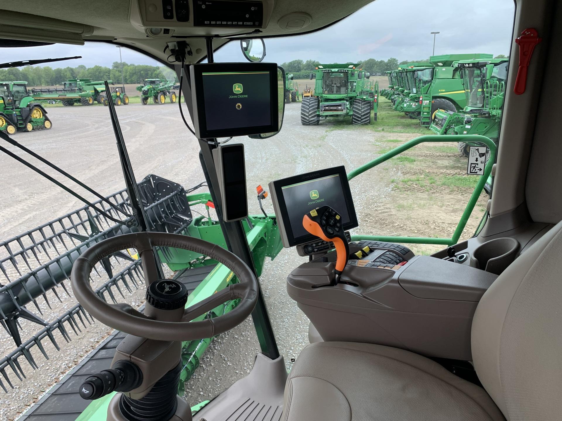 2022 John Deere S780 Image