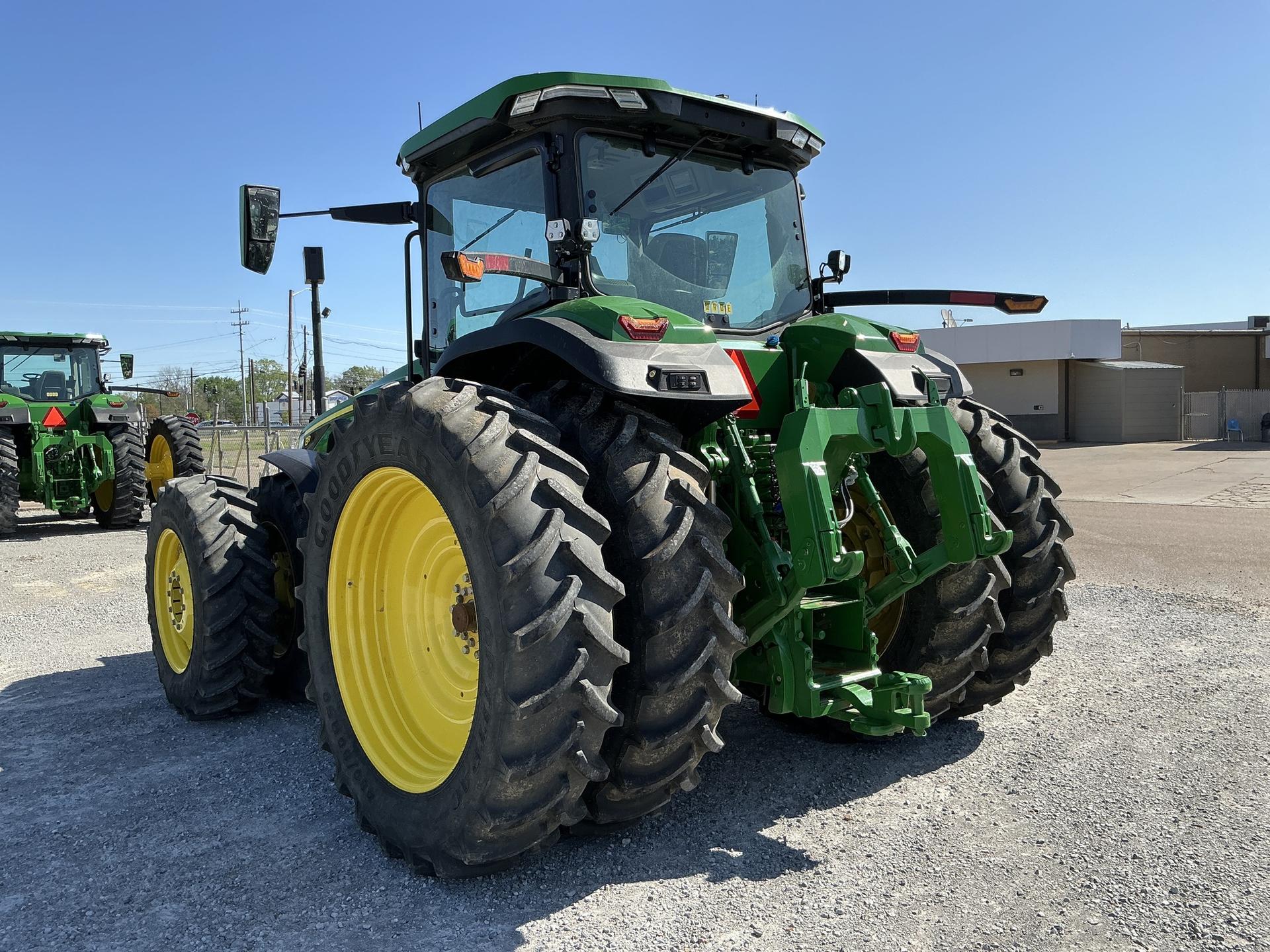 2024 John Deere 8R 340 Image