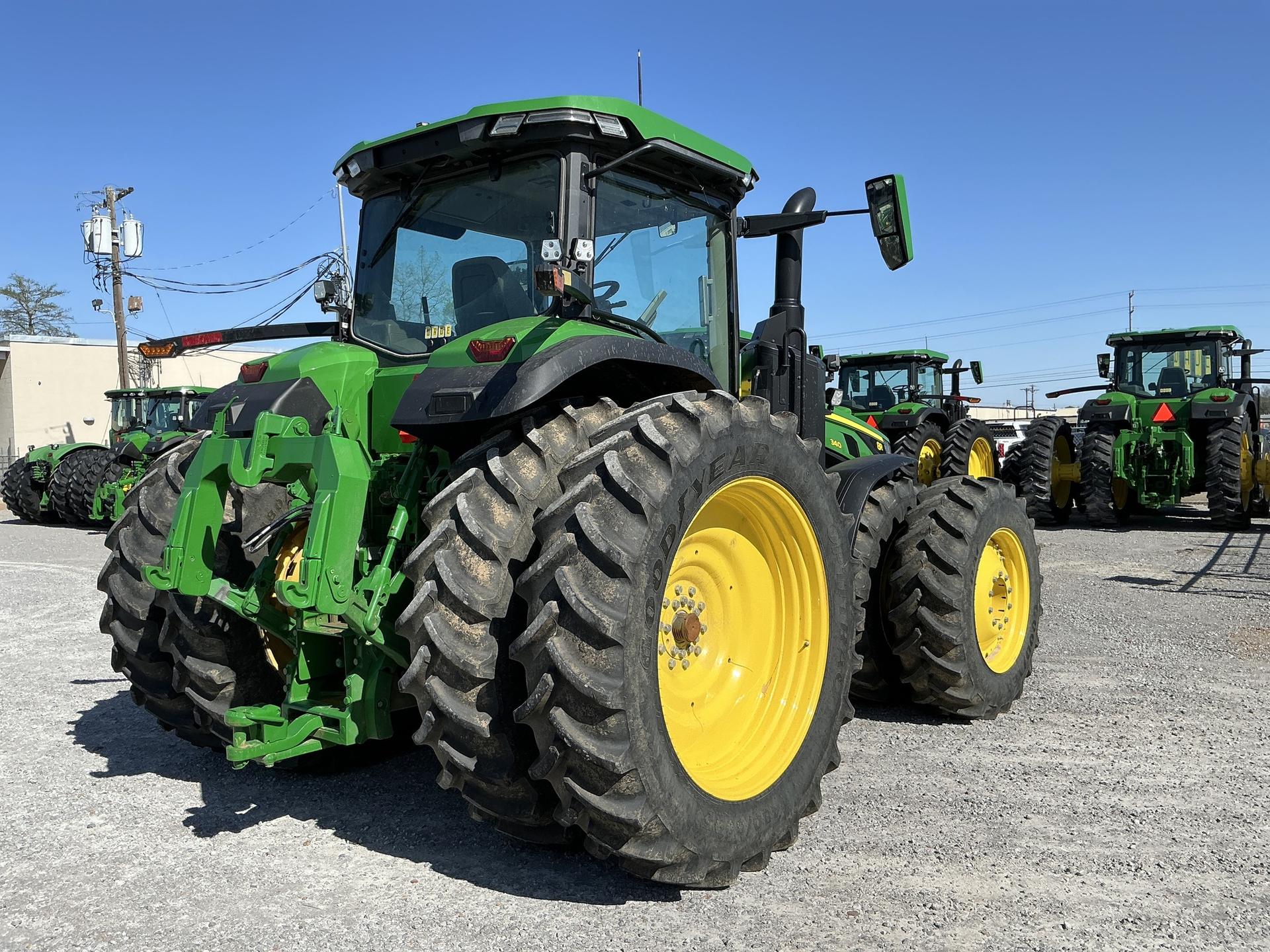 2024 John Deere 8R 340 Image