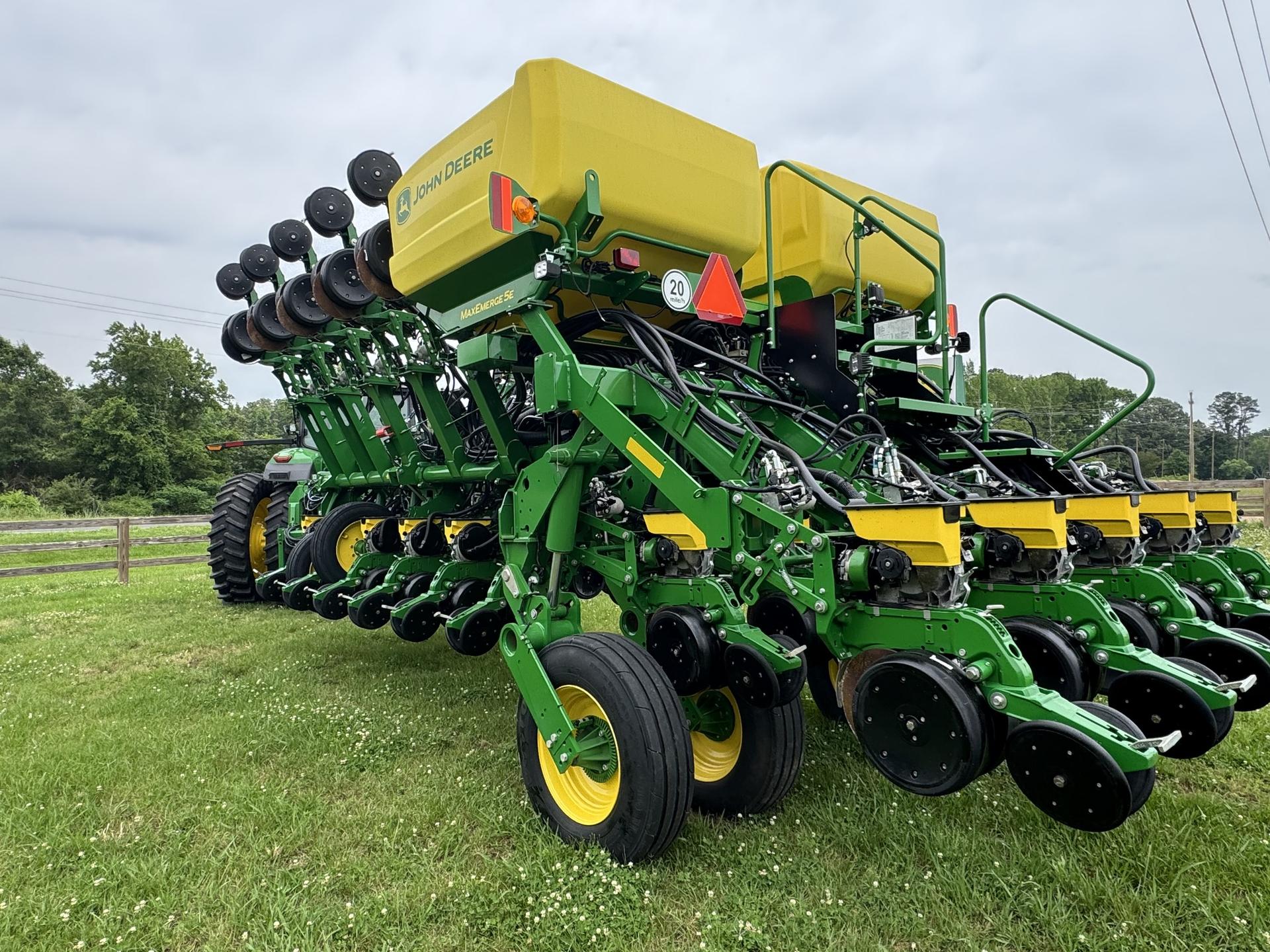 2023 John Deere 1795 Image