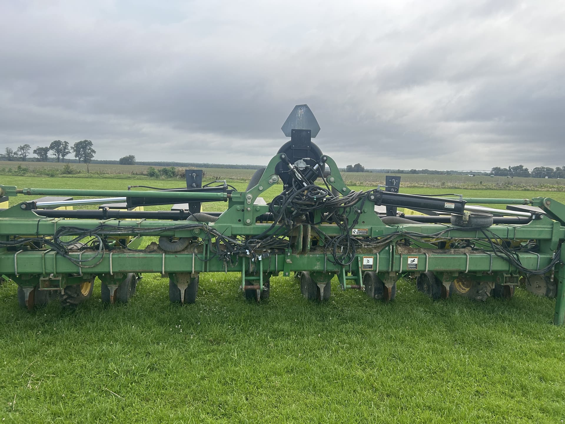 2011 John Deere 1720 Image