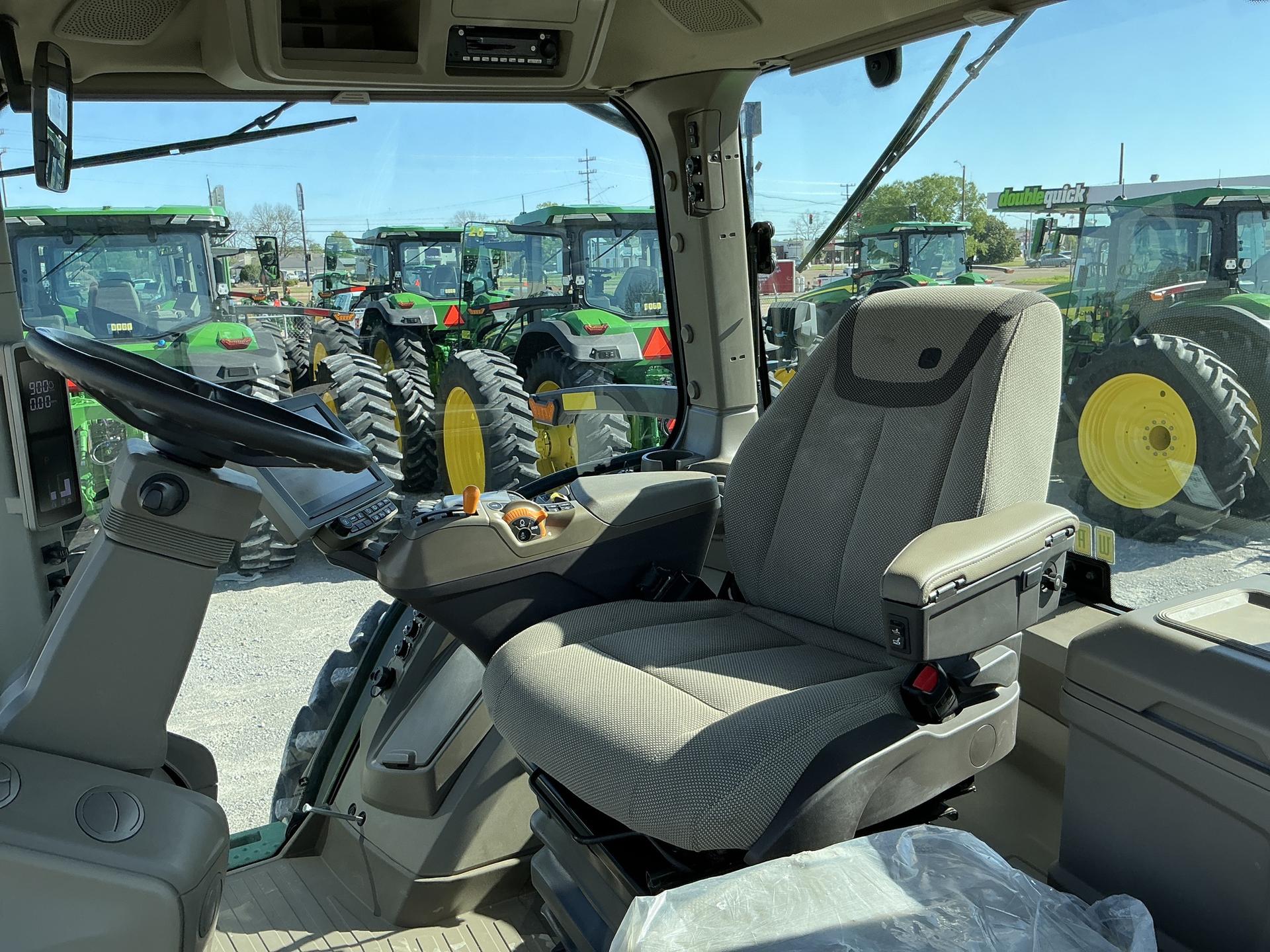 2024 John Deere 8R 310 Image