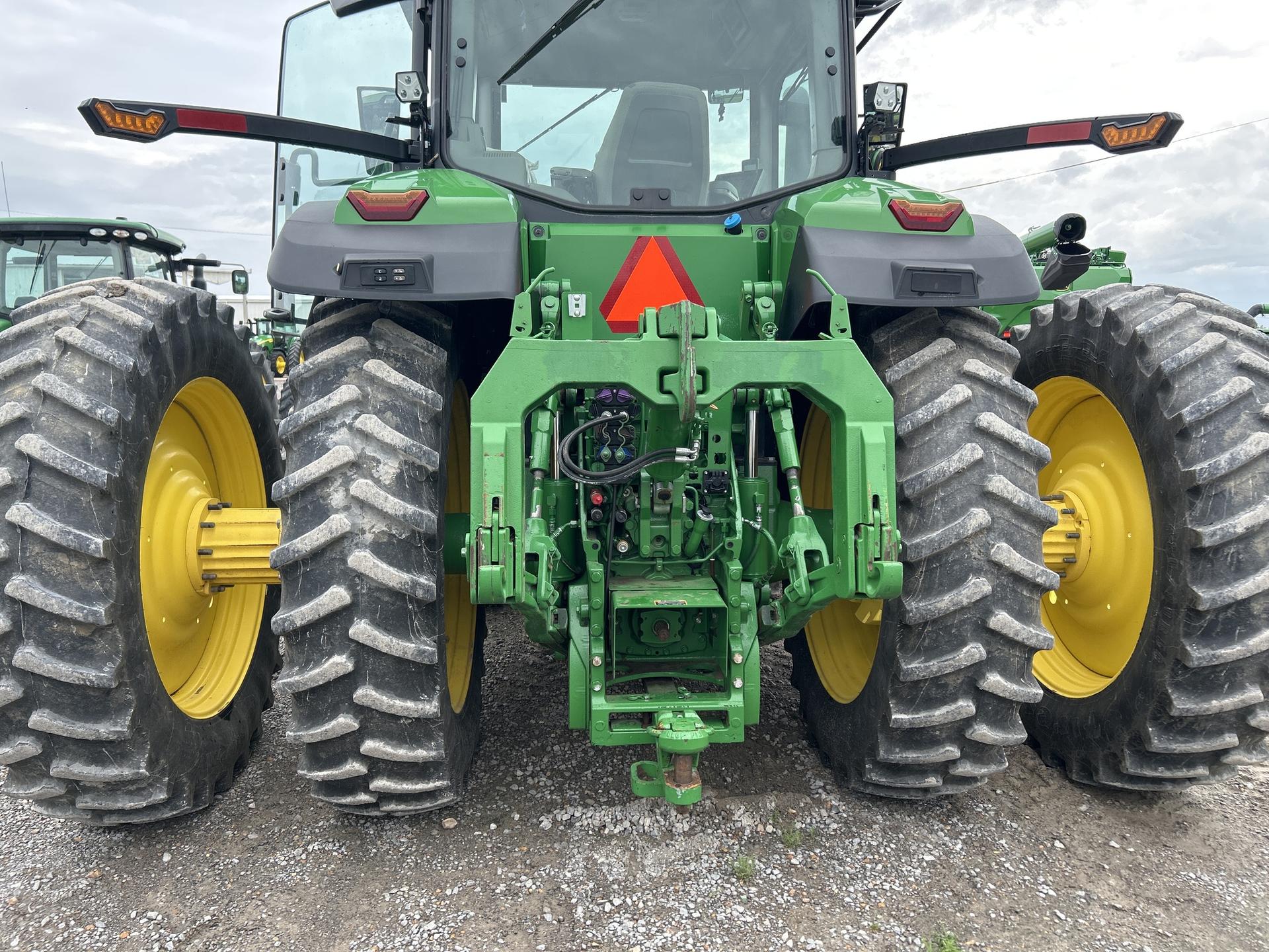 2023 John Deere 8R 280 Image