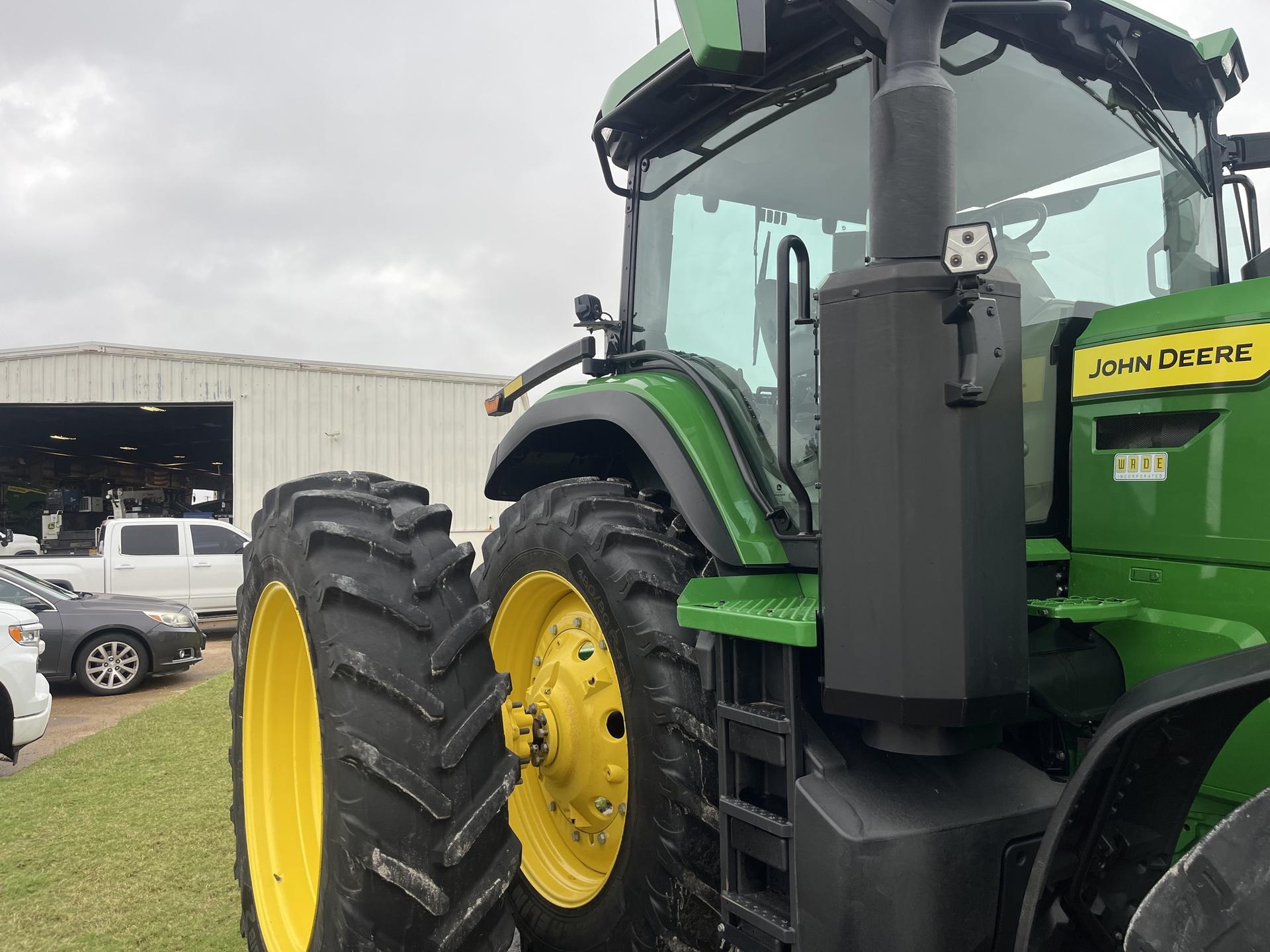 2023 John Deere 7R 210 Image