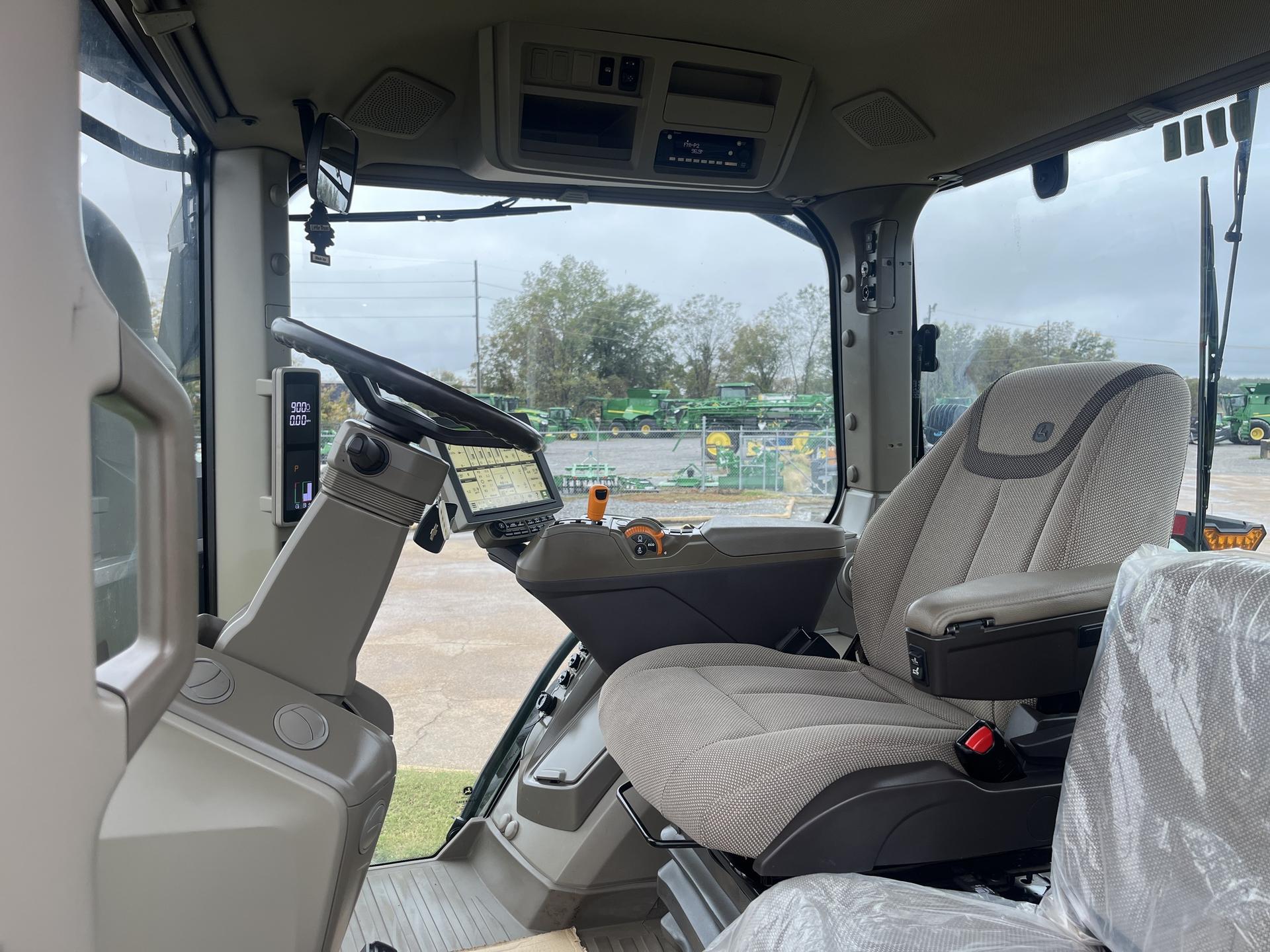 2023 John Deere 7R 210 Image
