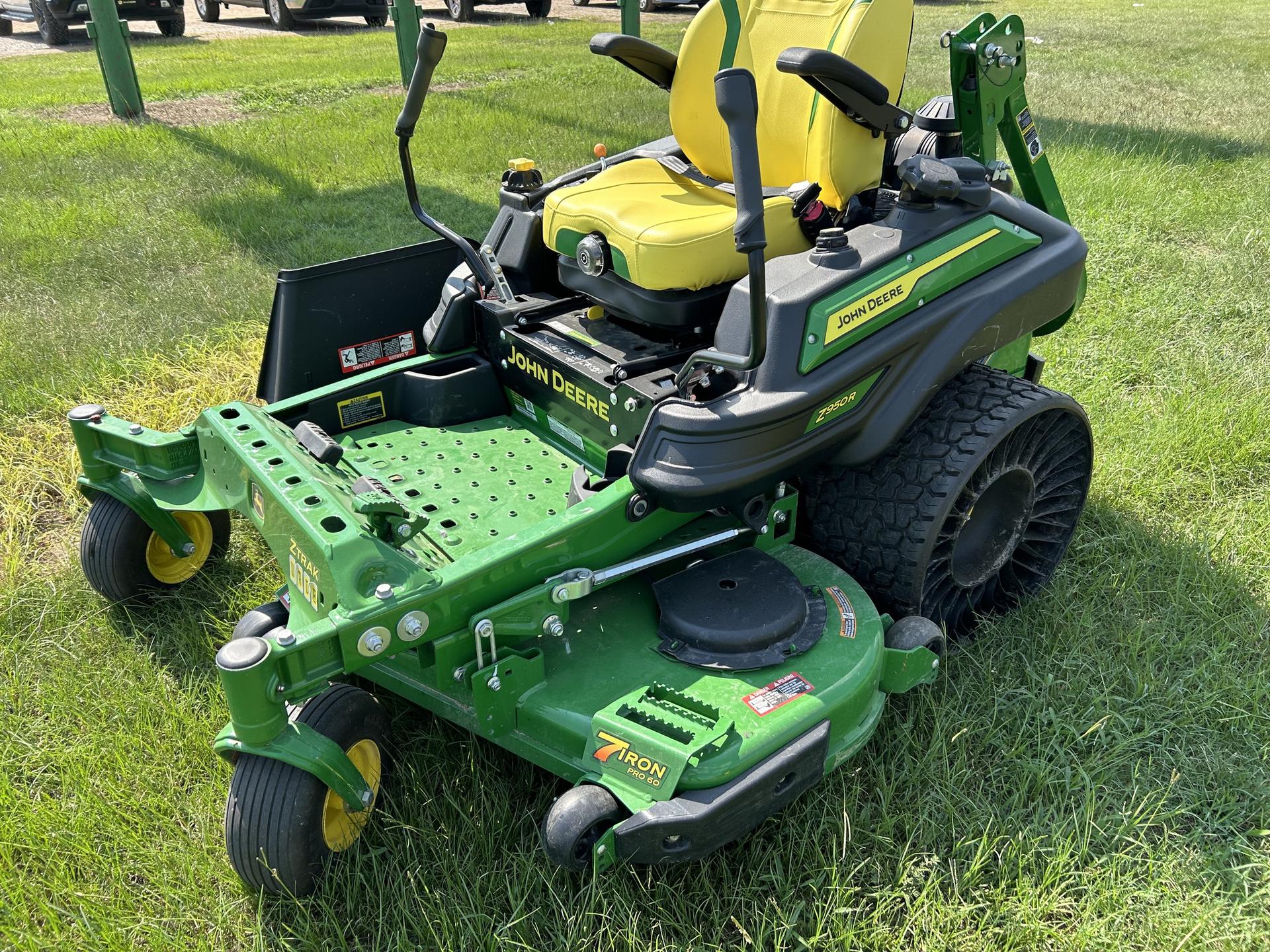 2023 John Deere Z950R Image