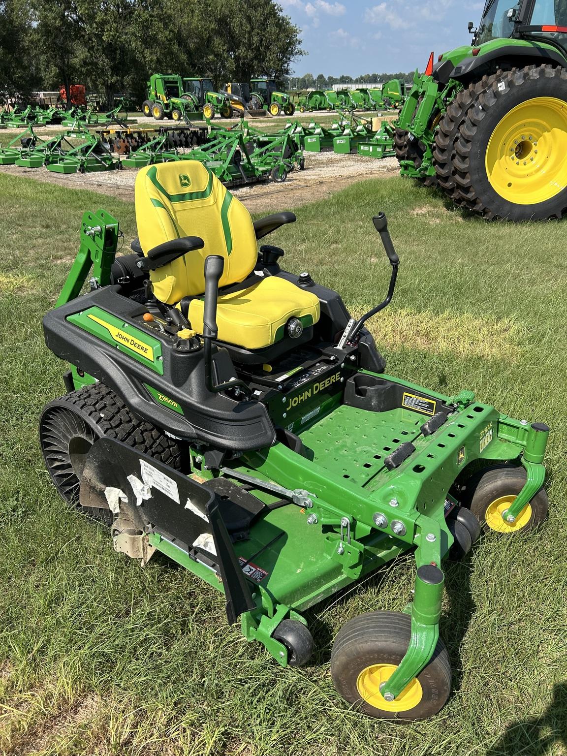 2023 John Deere Z950R Image