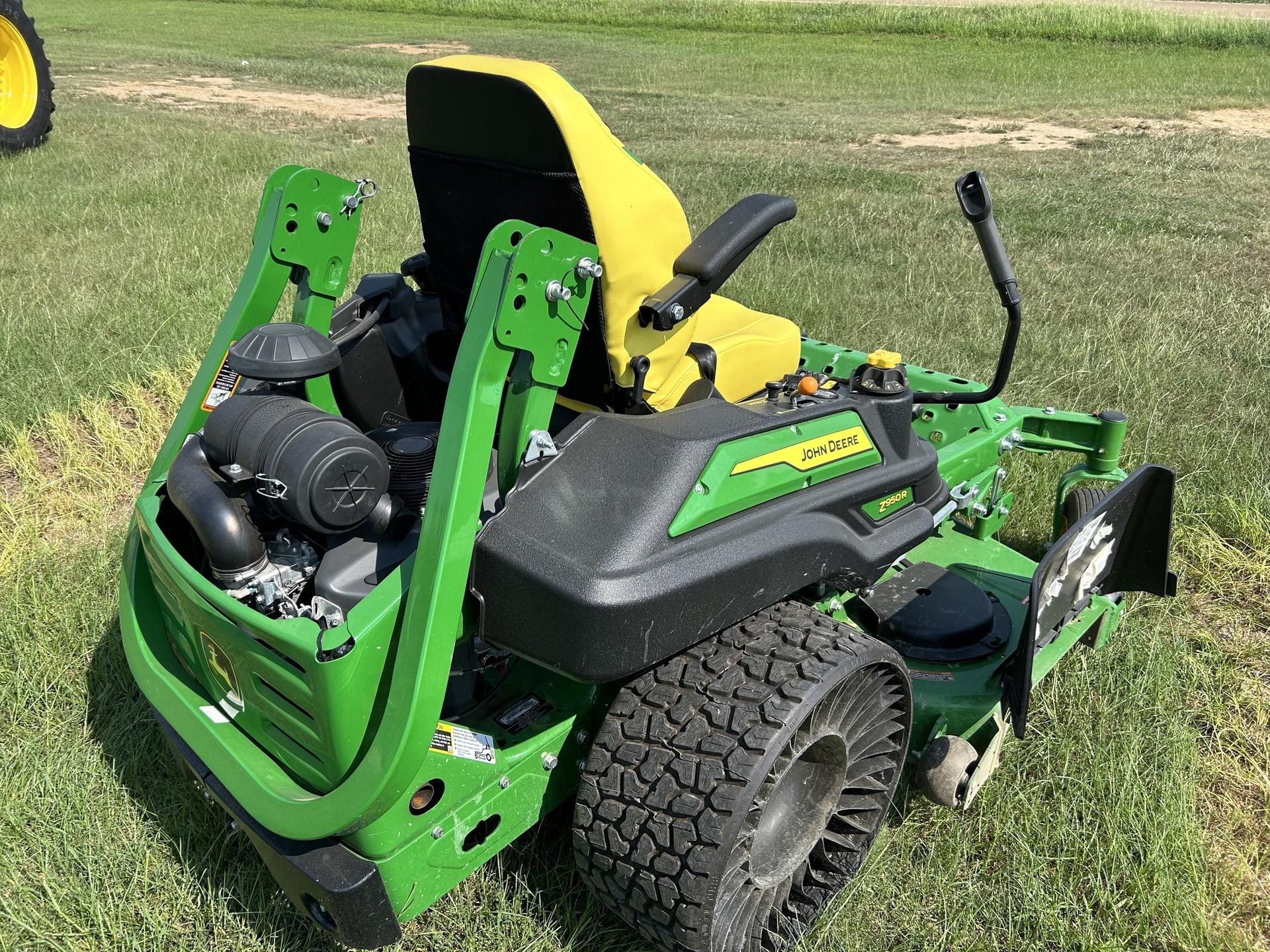 2023 John Deere Z950R Image