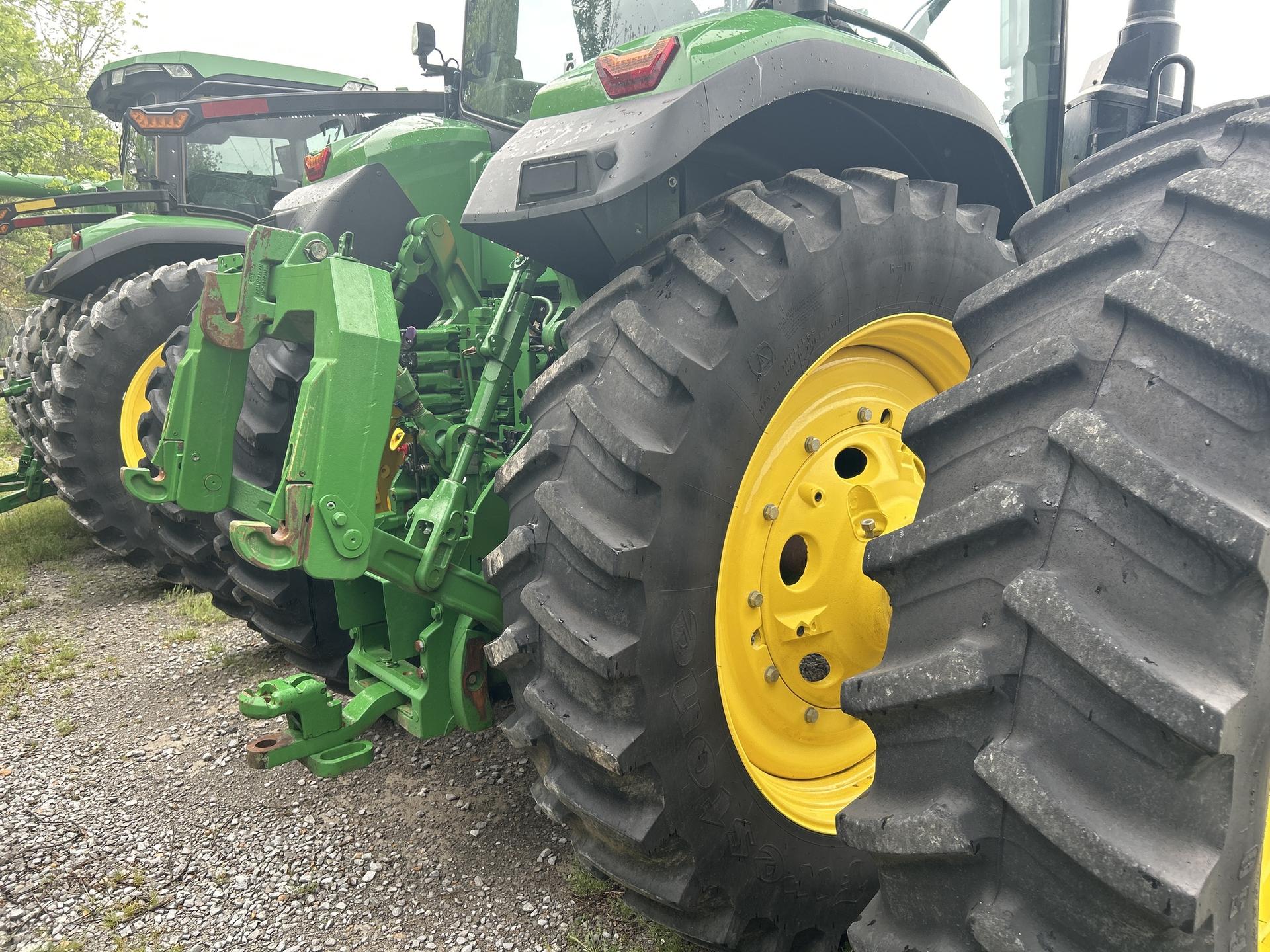 2023 John Deere 8R 280 Image