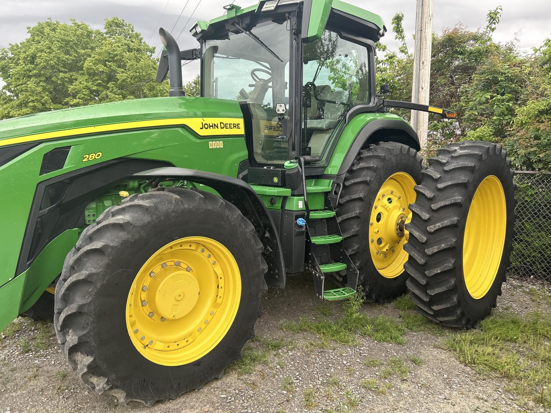 2023 John Deere 8R 280 Image