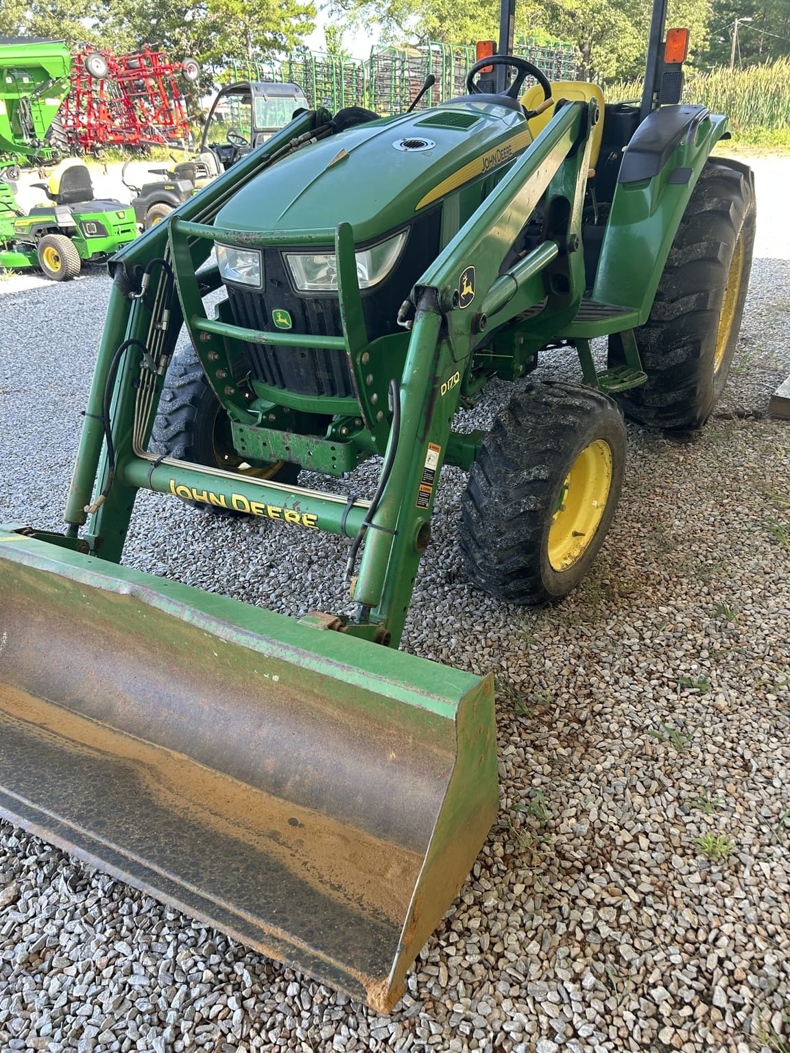 2015 John Deere 4052M Image