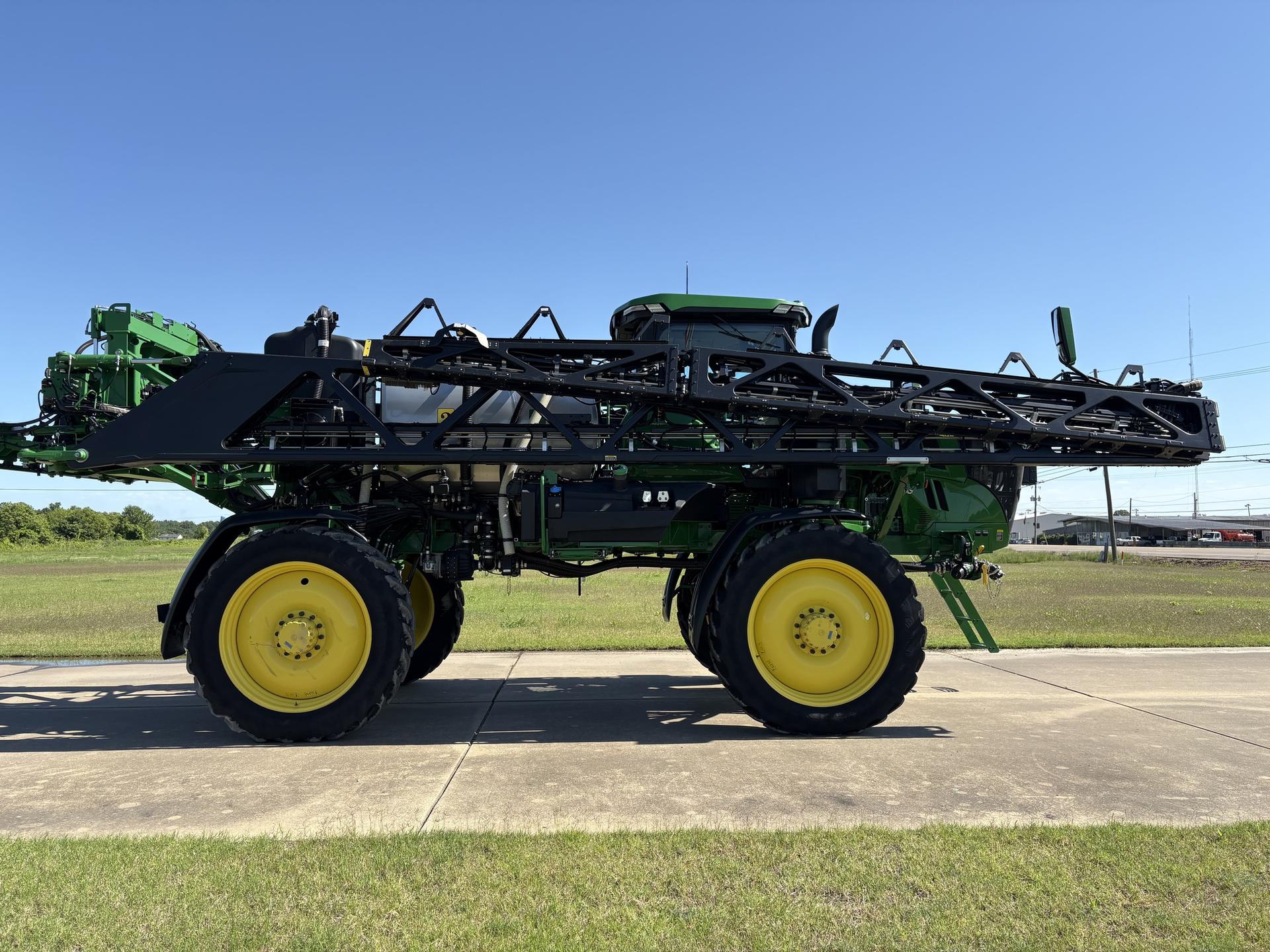 2023 John Deere 412R Image